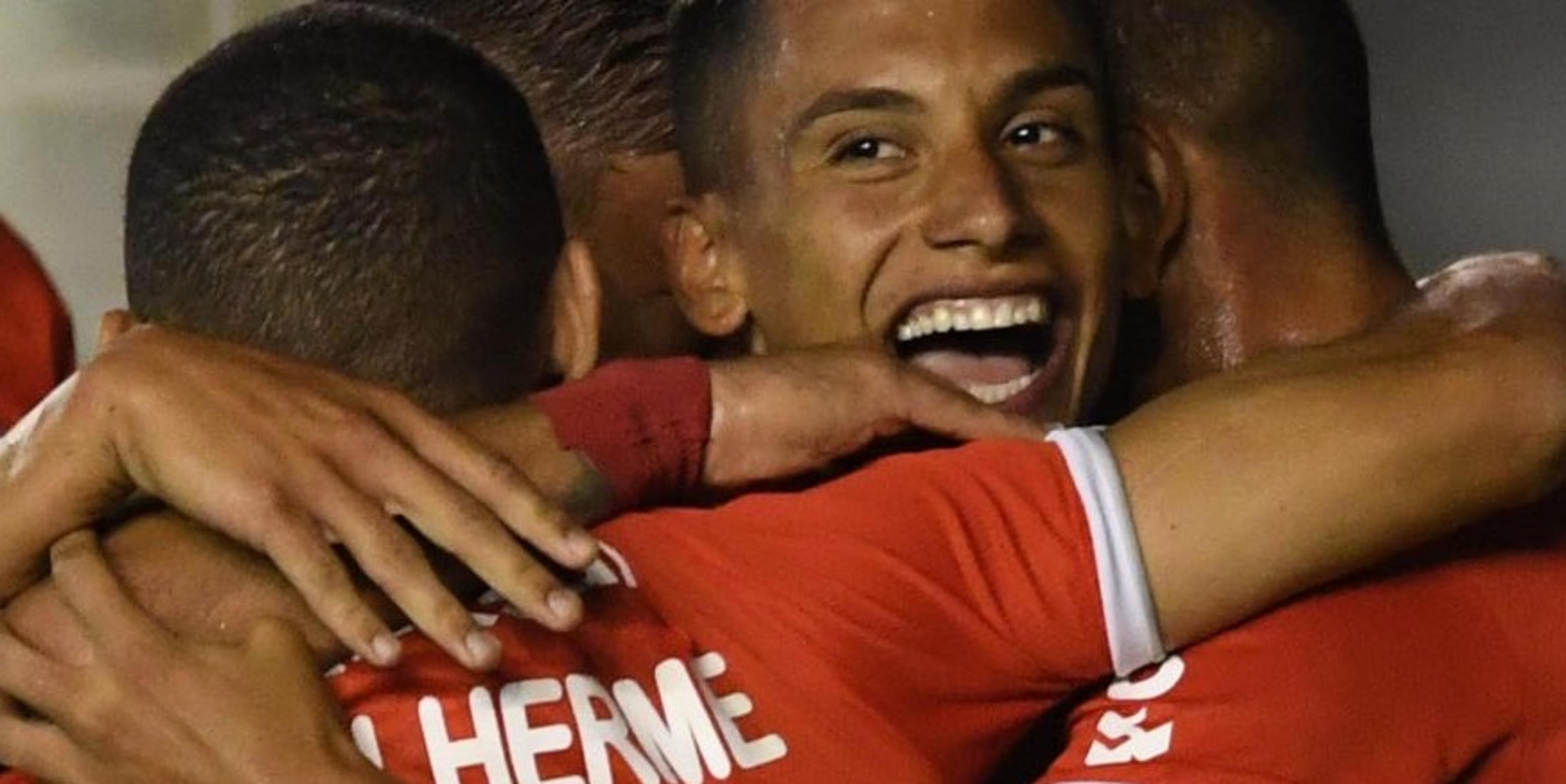 Thiago Galhardo marca de pênalti, e Inter estreia no Gauchão com vitória sobre o Juventude