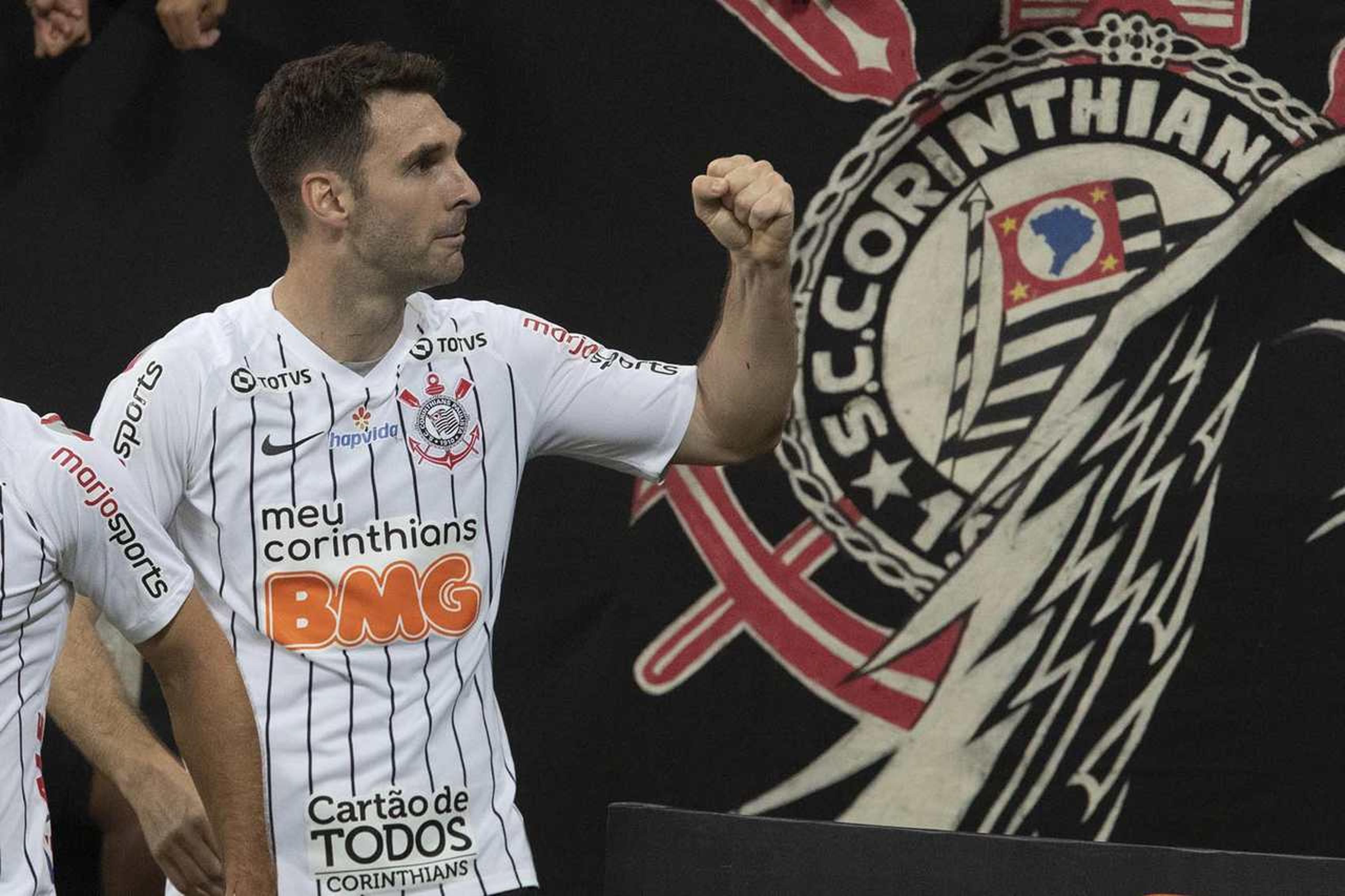 Boselli repete Romero em 2018, e Fiel volta a festejar jogador com hat-trick