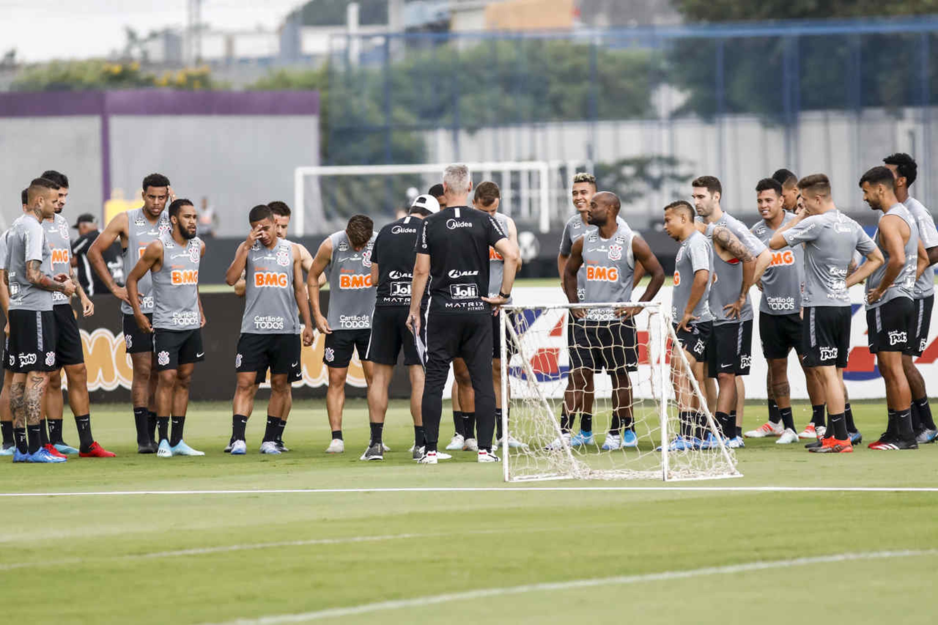 Corinthians treina em dois períodos de olho na Ponte; veja provável time