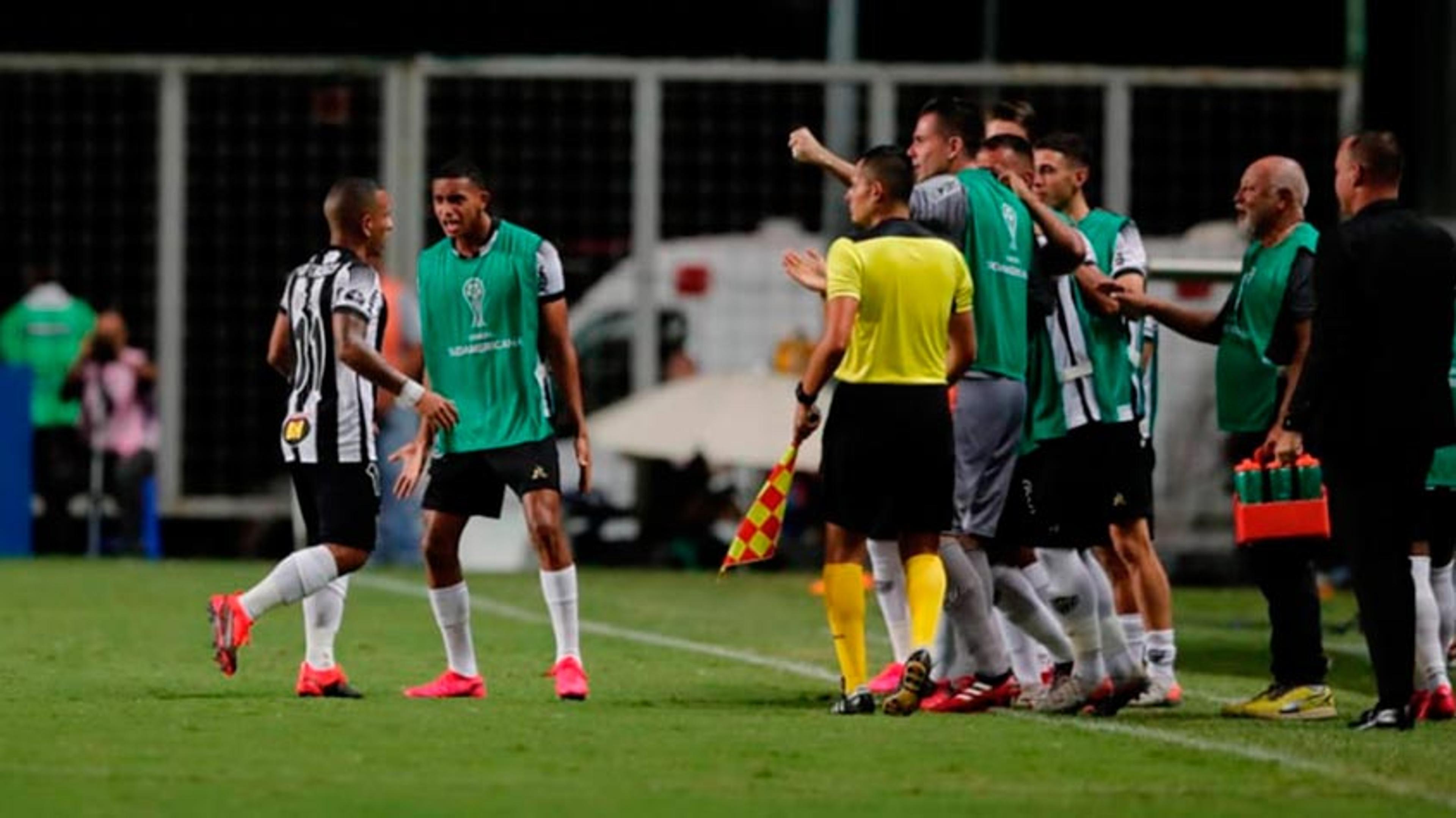 Galo faz bom jogo, vence o Unión, mas não consegue a classificação na Sula