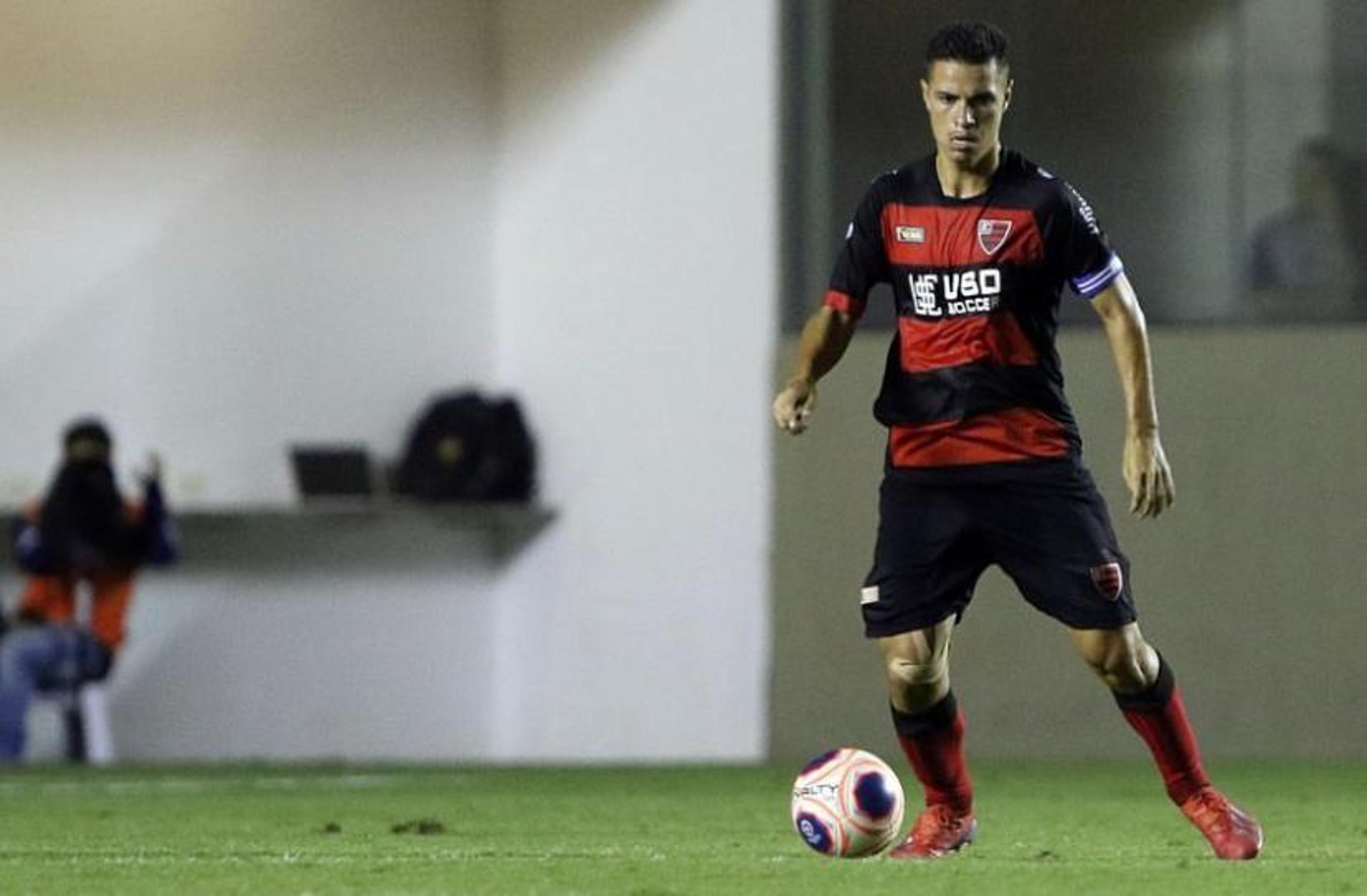 Capitão do Oeste na Copinha, Bruno Miguel assina contrato profissional com o clube