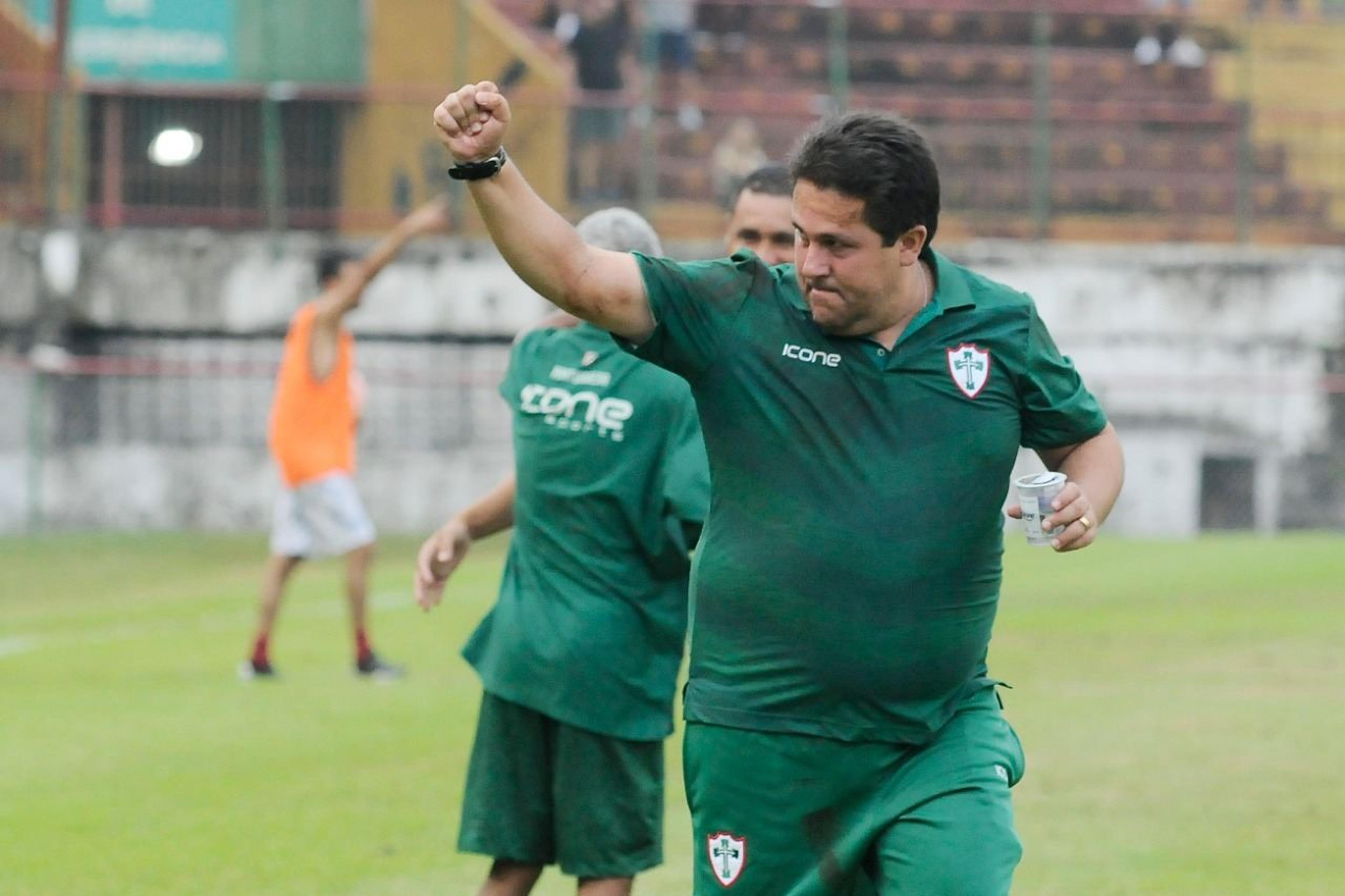 Após virada com 3 gols em 5 minutos, técnico celebra Lusa mais confiante