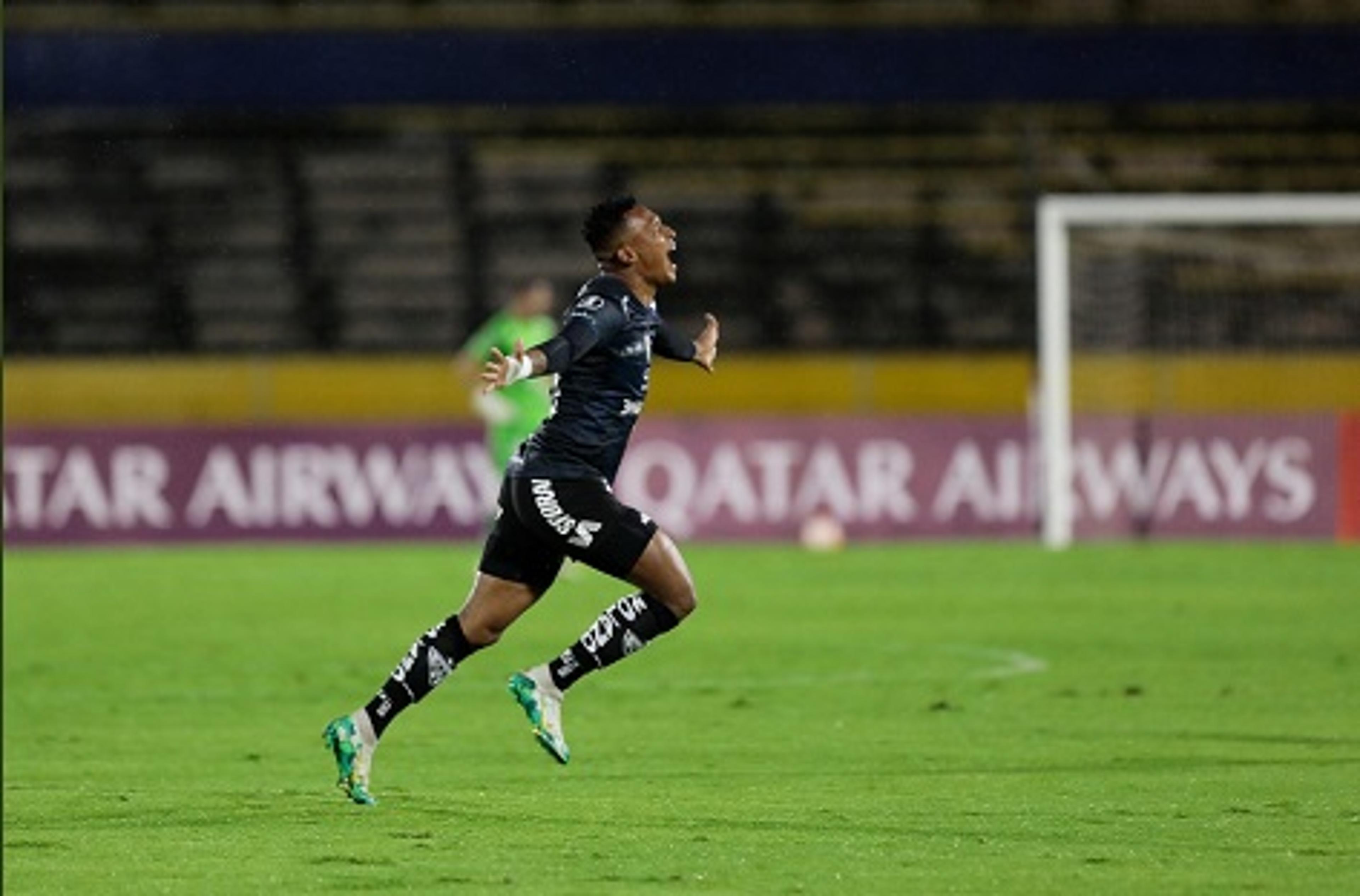 Independiente Del Valle derrota o Junior Barranquilla e é líder no grupo do Flamengo