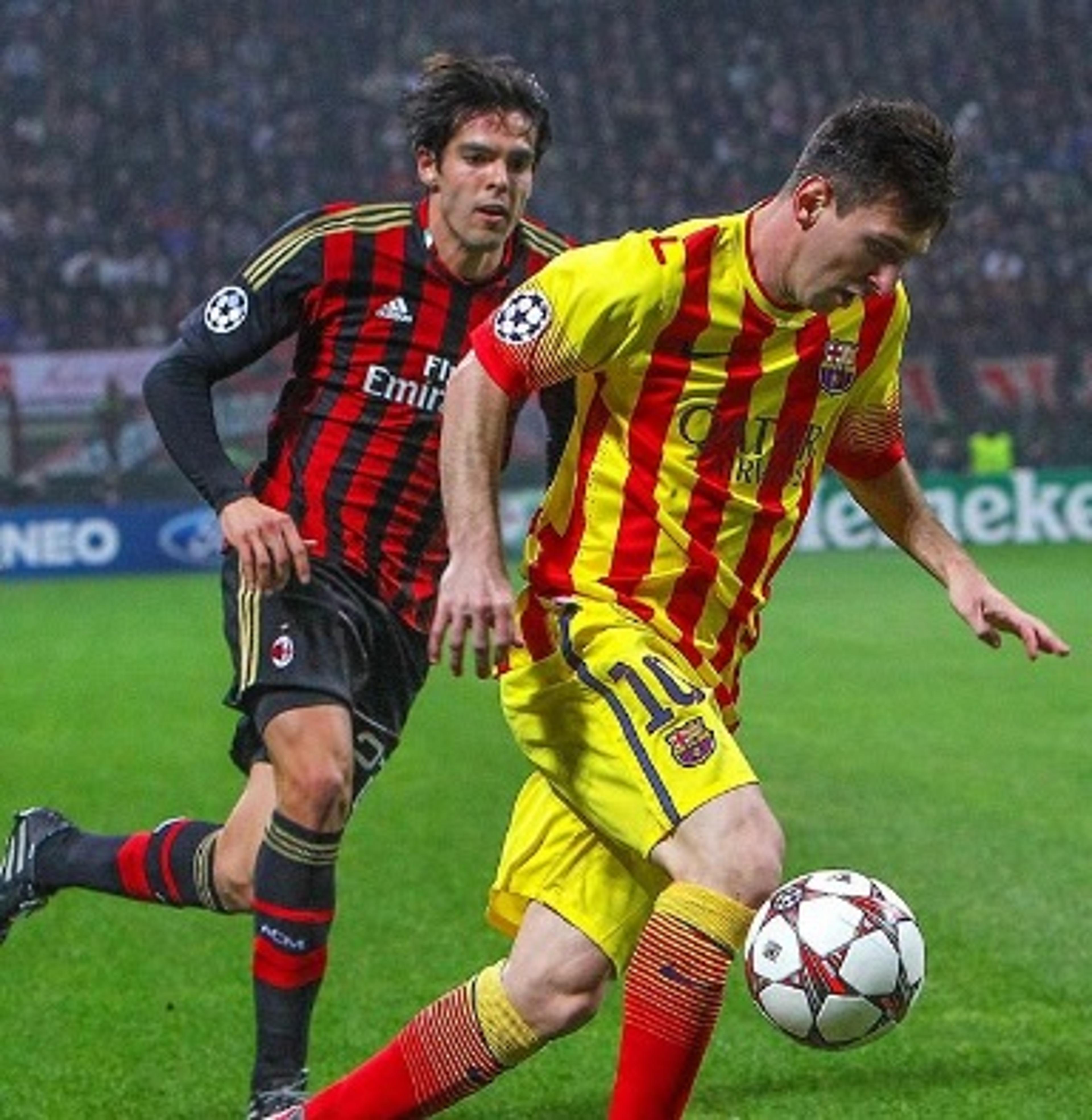 Foto com Messi e golaços: Veja a homenagem da UEFA para Kaká