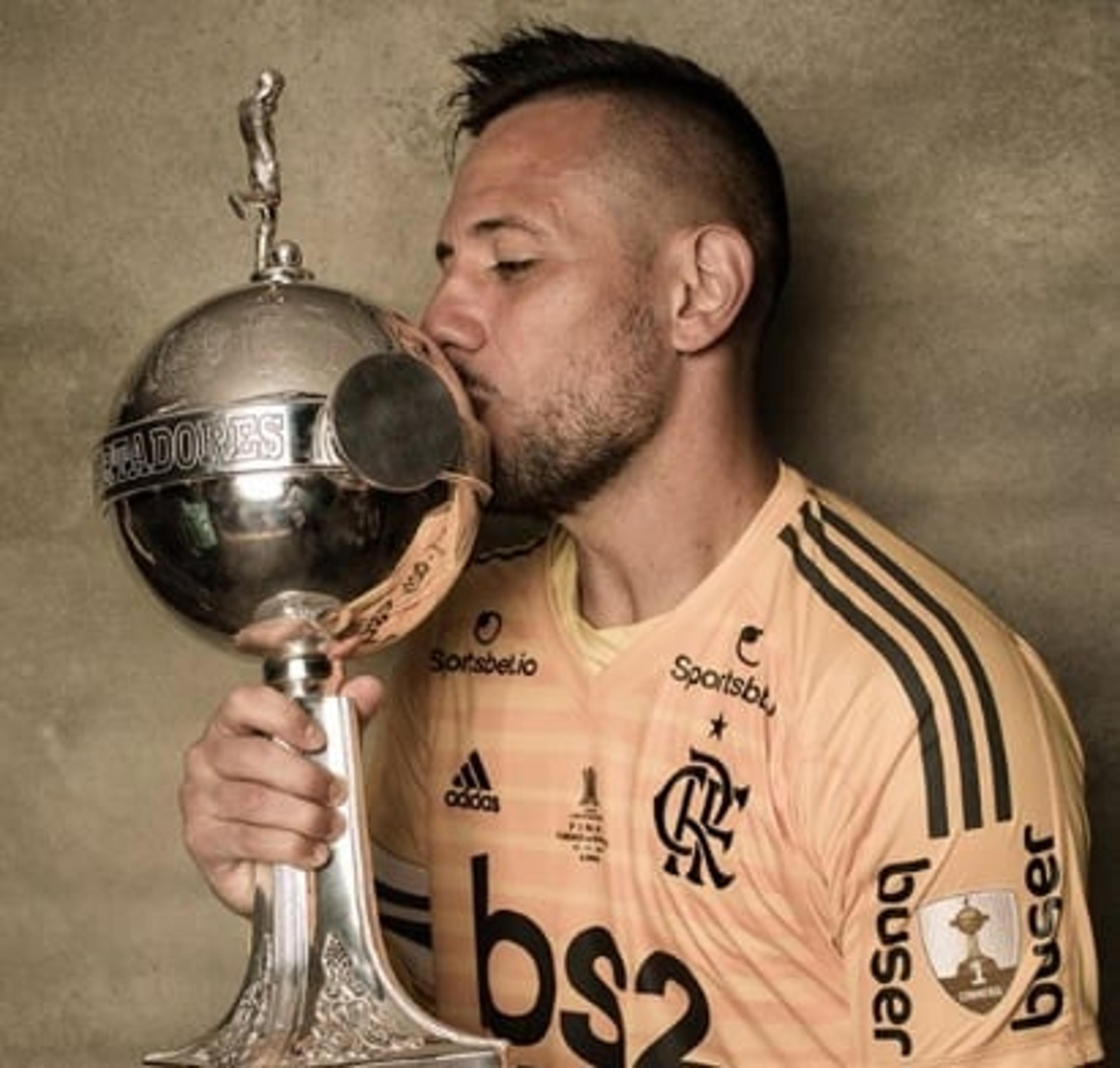 Libertadores faz homenagem para Diego Alves: ‘O último a chegar à Glória Eterna’