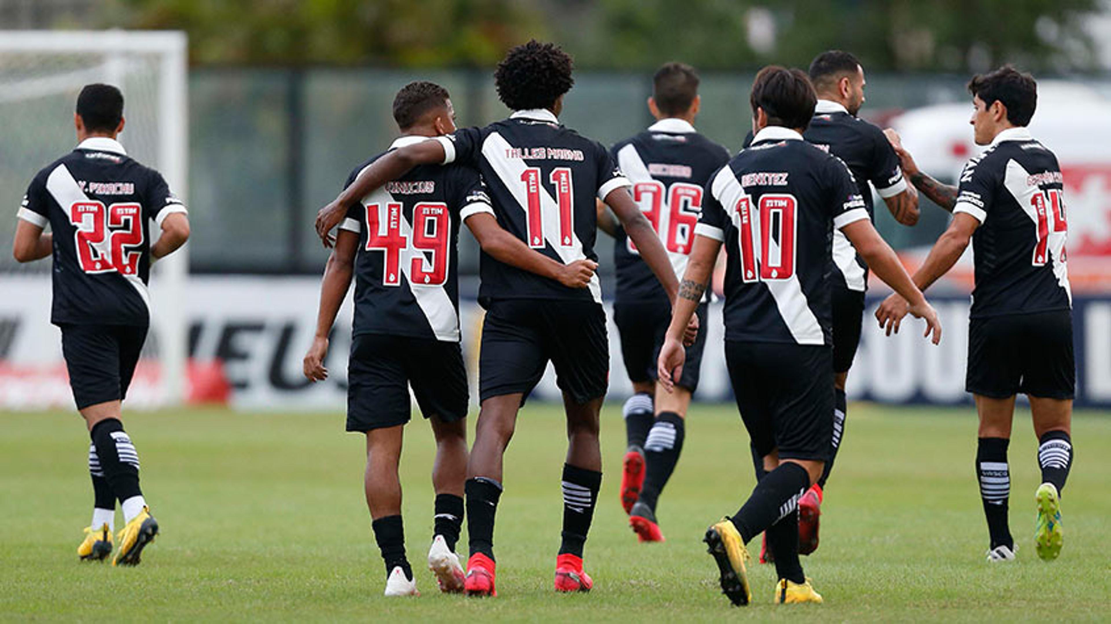 Na estreia de Ramon, Cano faz três, Vasco vence o Macaé e segue vivo