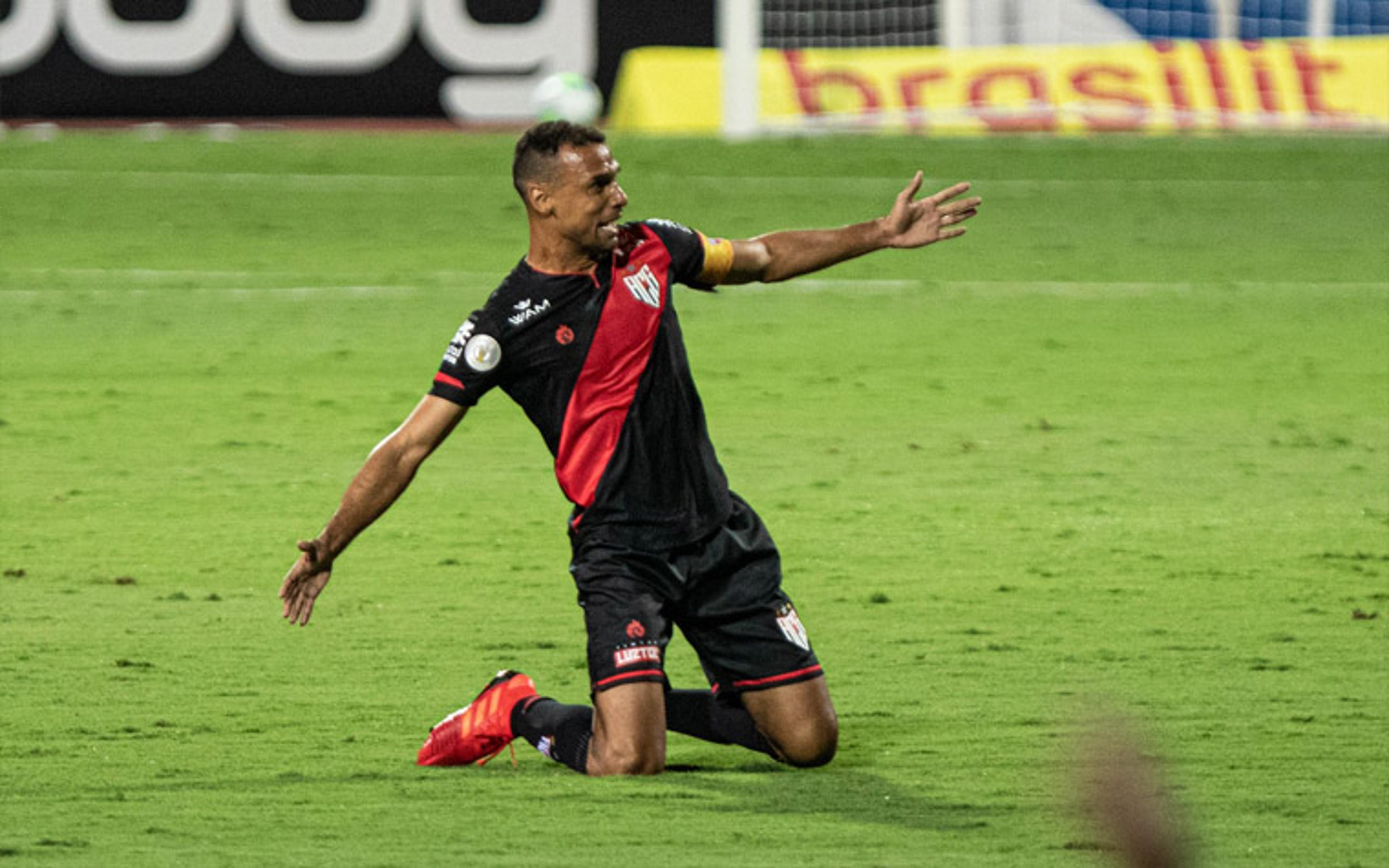 Perfil do Atlético-GO provoca Flamengo, mas presidente reprova brincadeira: ‘Sempre prego o respeito’