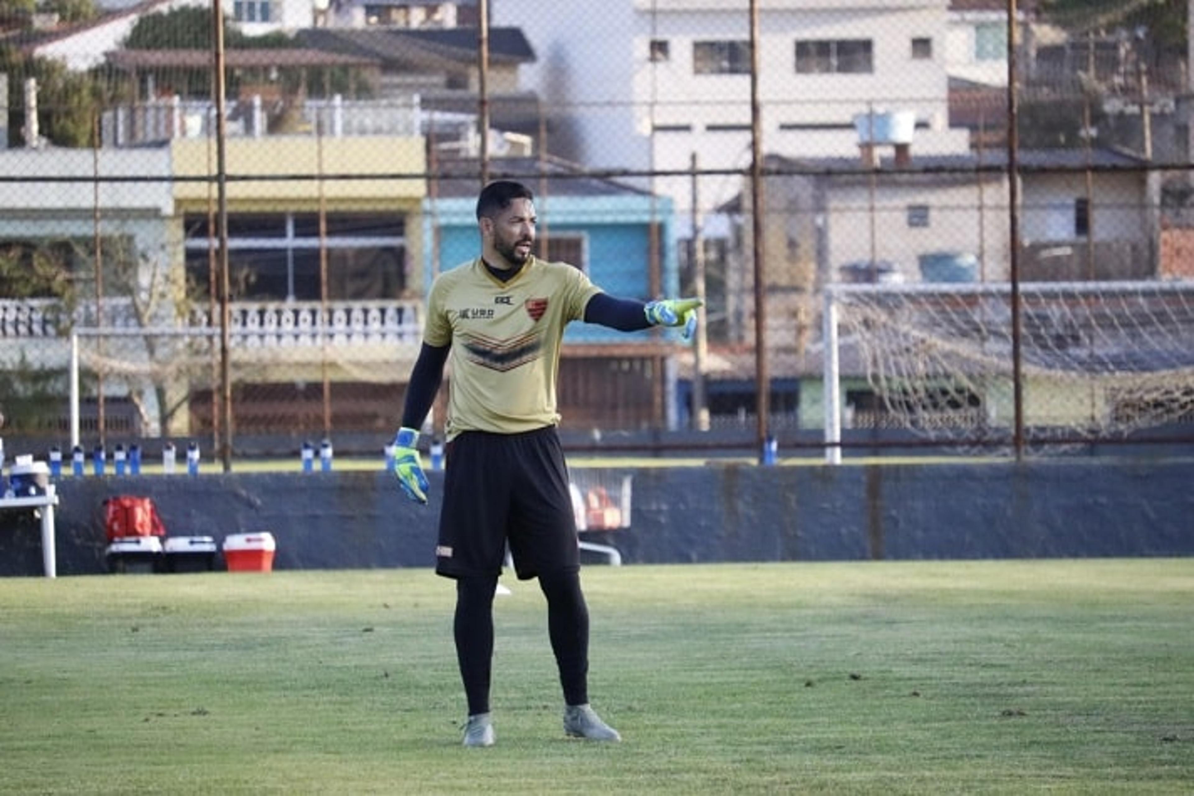 Goleiro celebra estreia positiva pelo Oeste: ‘Fundamental somar pontos’