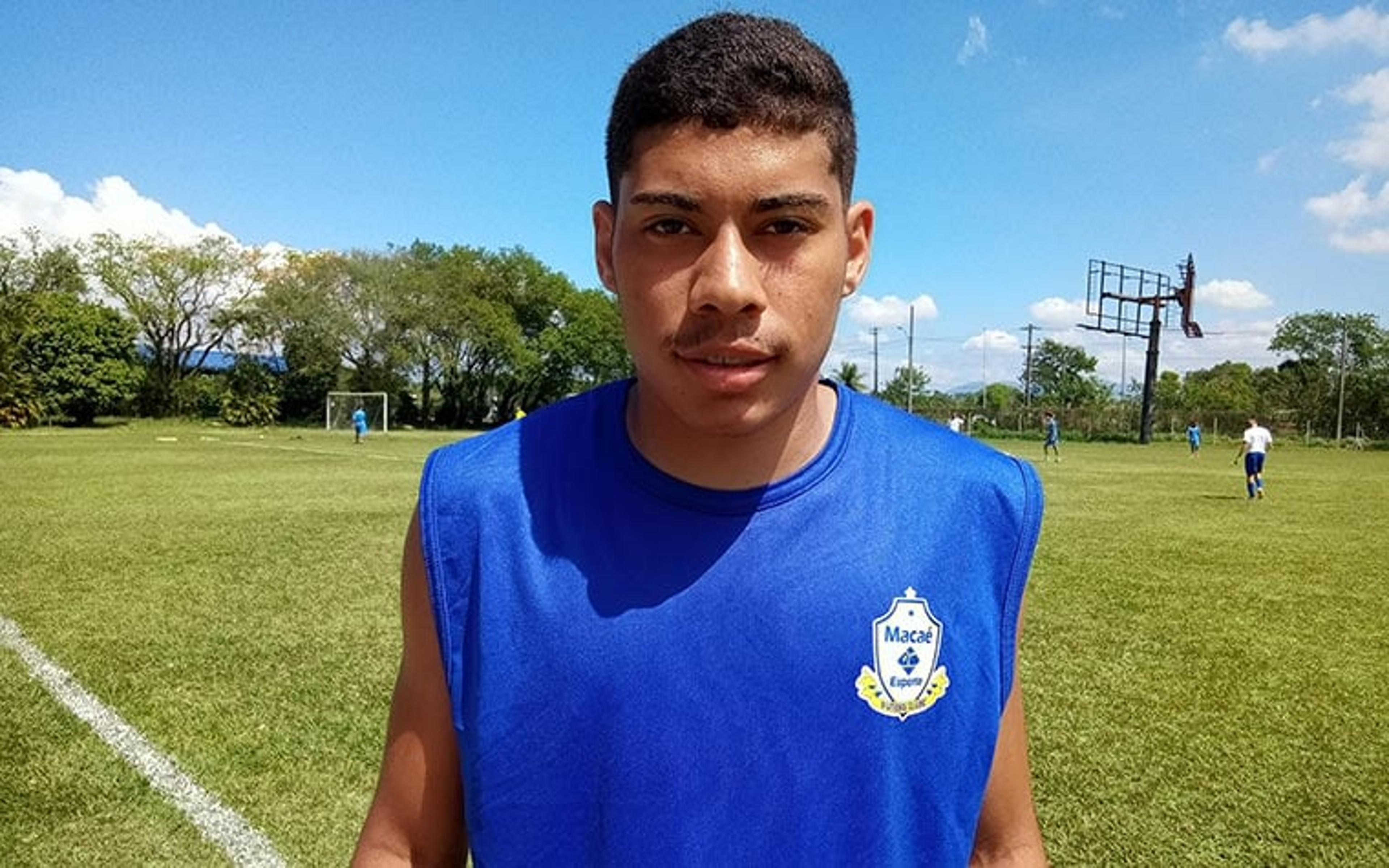 Macaé se prepara para o Carioca Sub-20 e terá reforço de lateral que atuou no time profissional