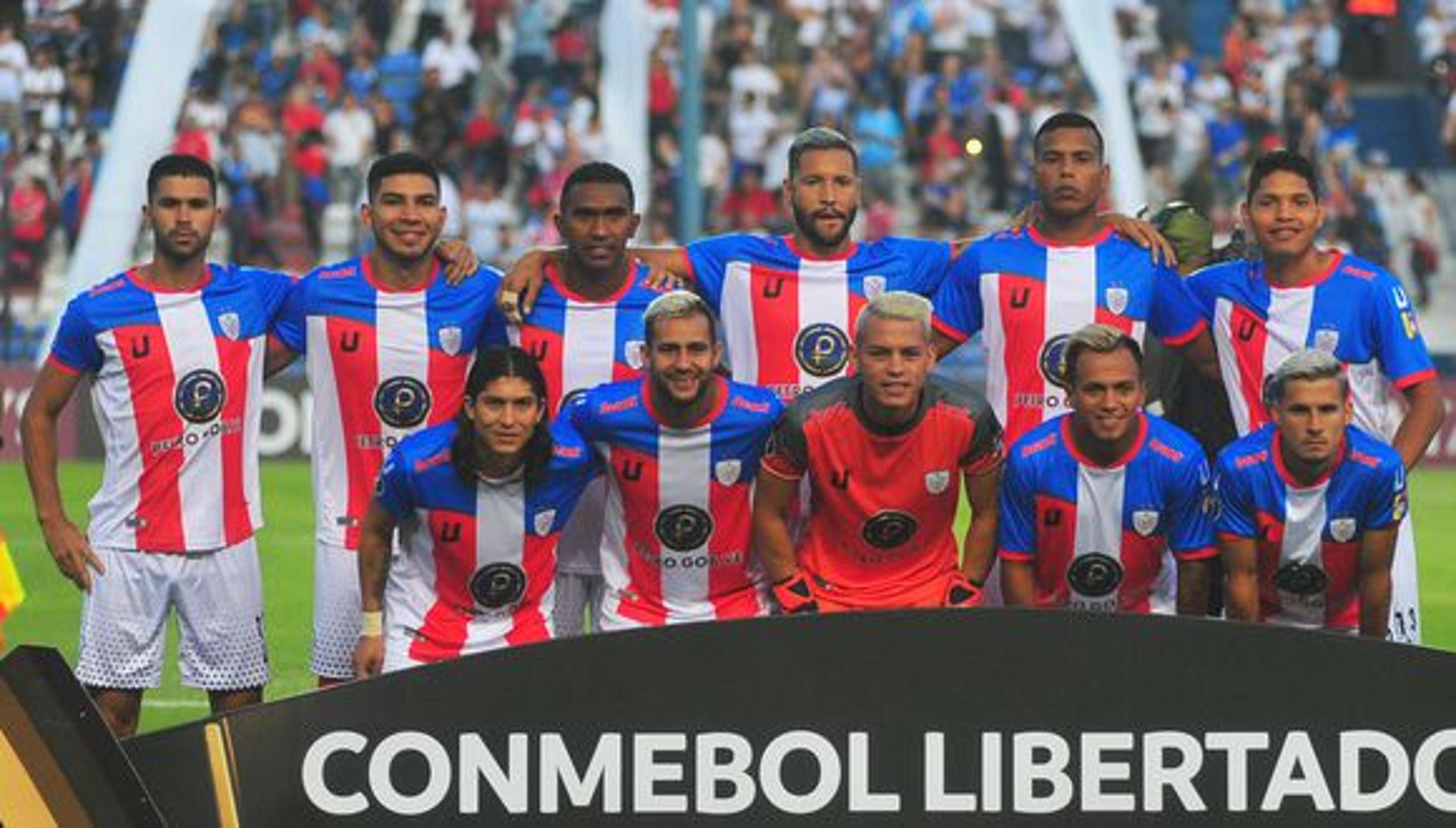 Time da Libertadores terá de jogar sem seu técnico e assistente