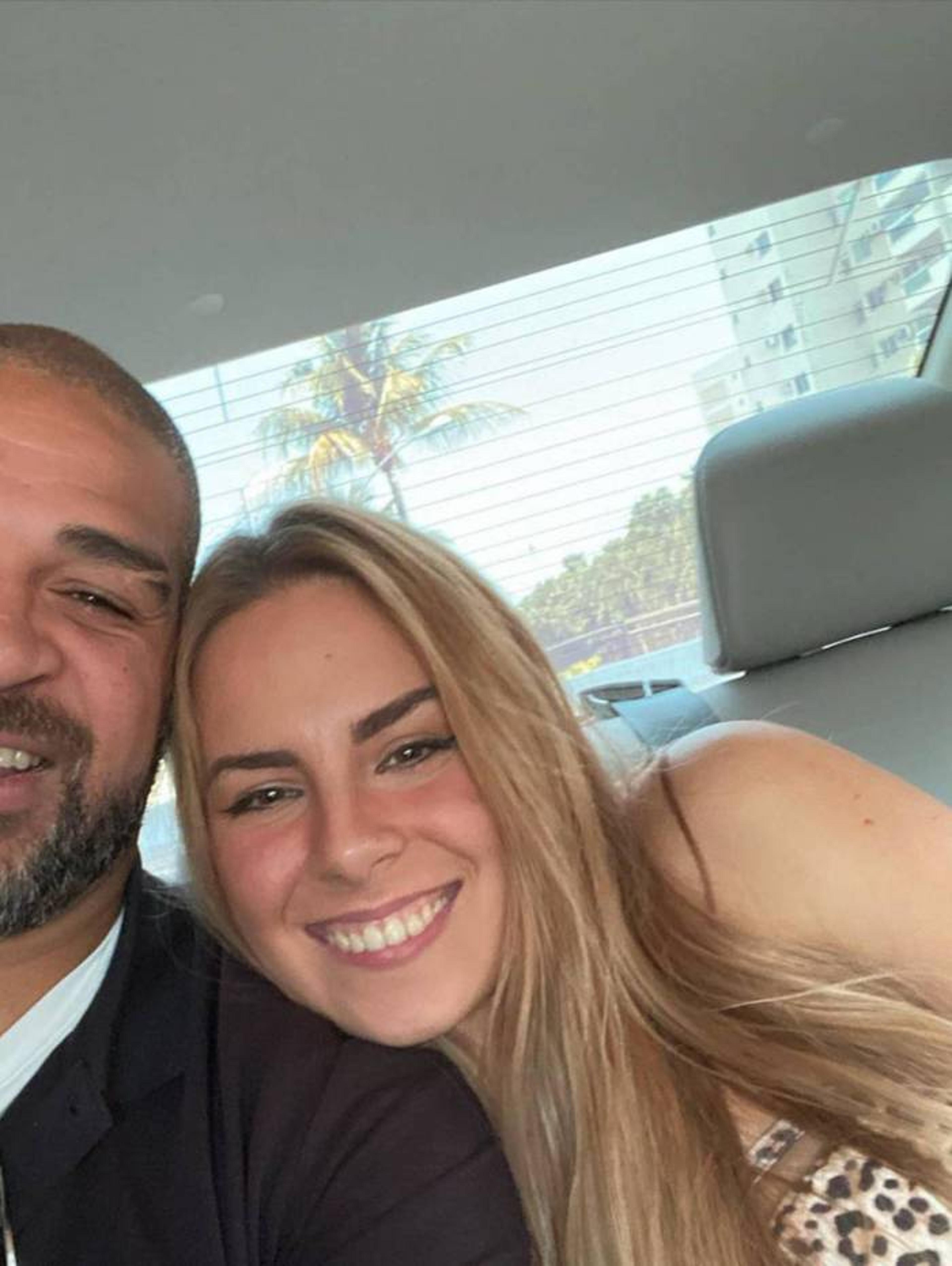 Adriano Imperador posta foto com nova namorada: ‘Nem cavalo aguenta’