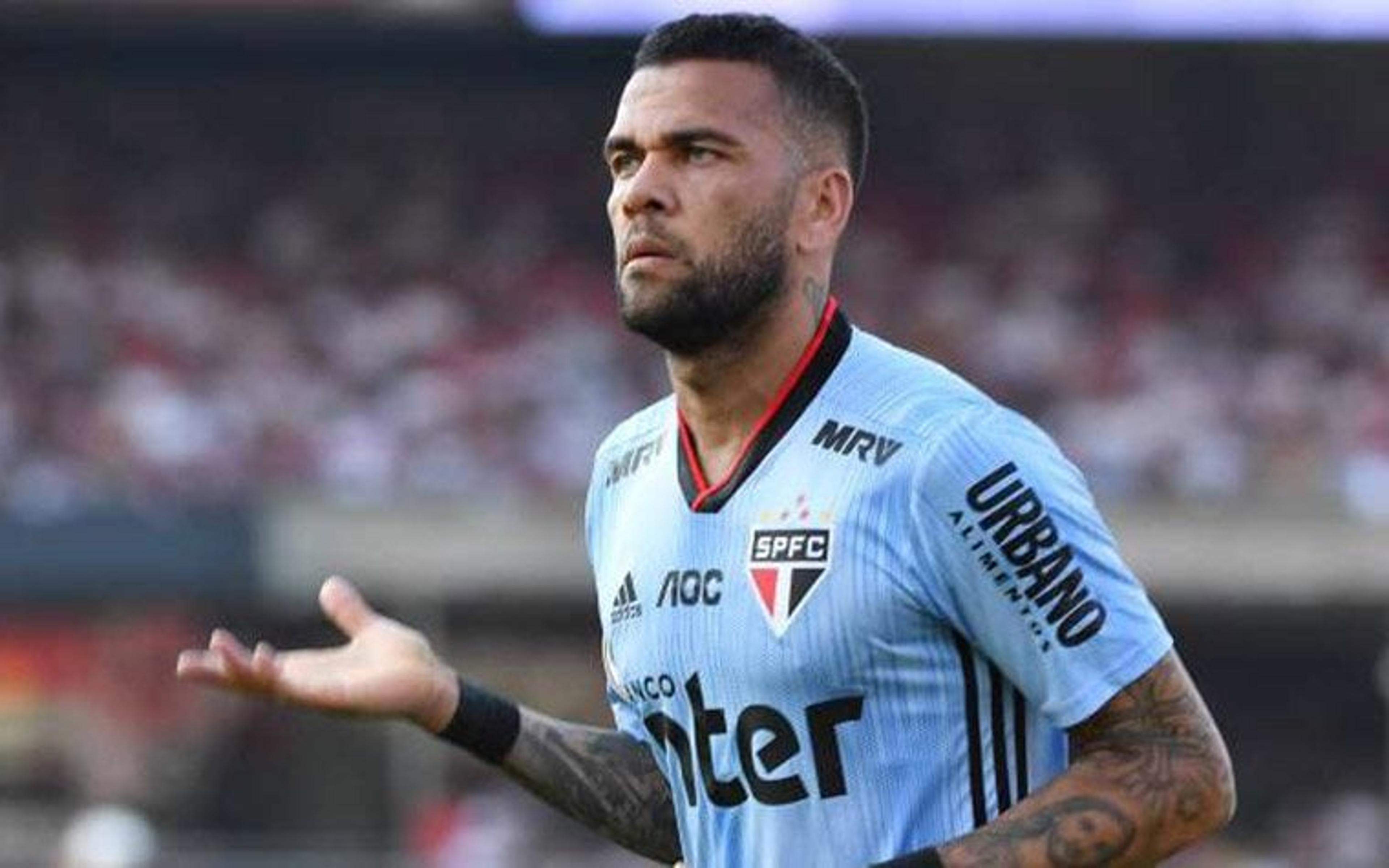 Facincani diz que Daniel Alves é coadjuvante no São Paulo: ‘Deixou a oportunidade da liderança de lado’