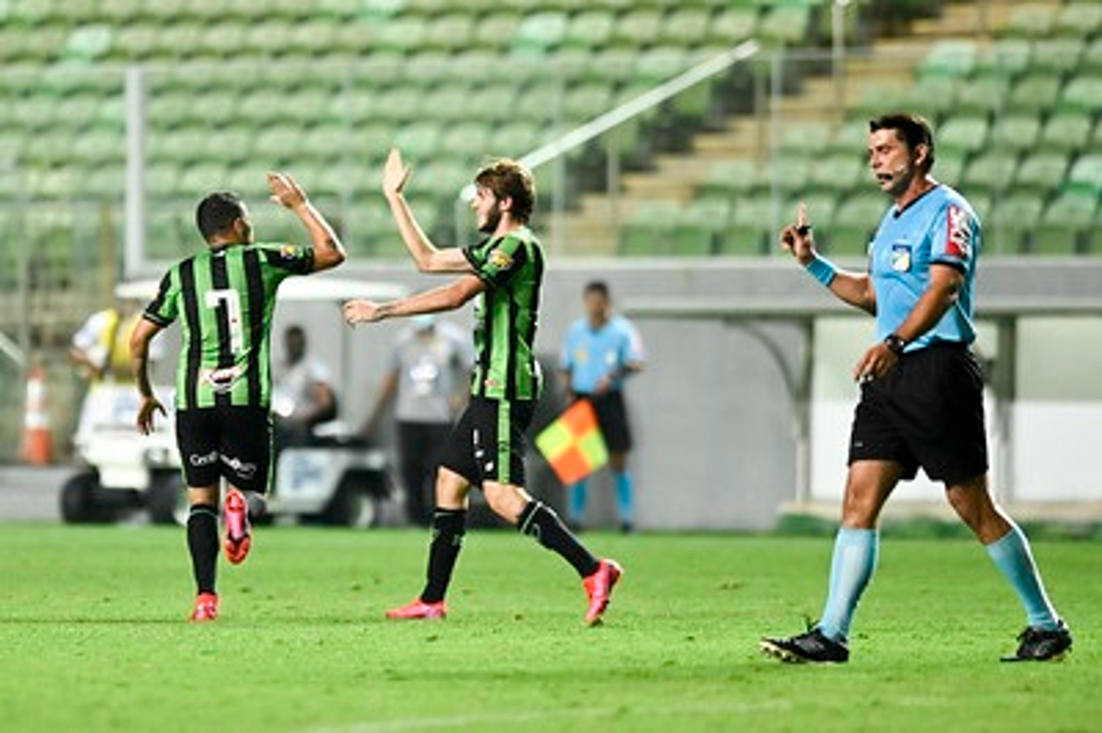 América-MG x Brasil de Pelotas. Onde ver, palpites e prováveis times