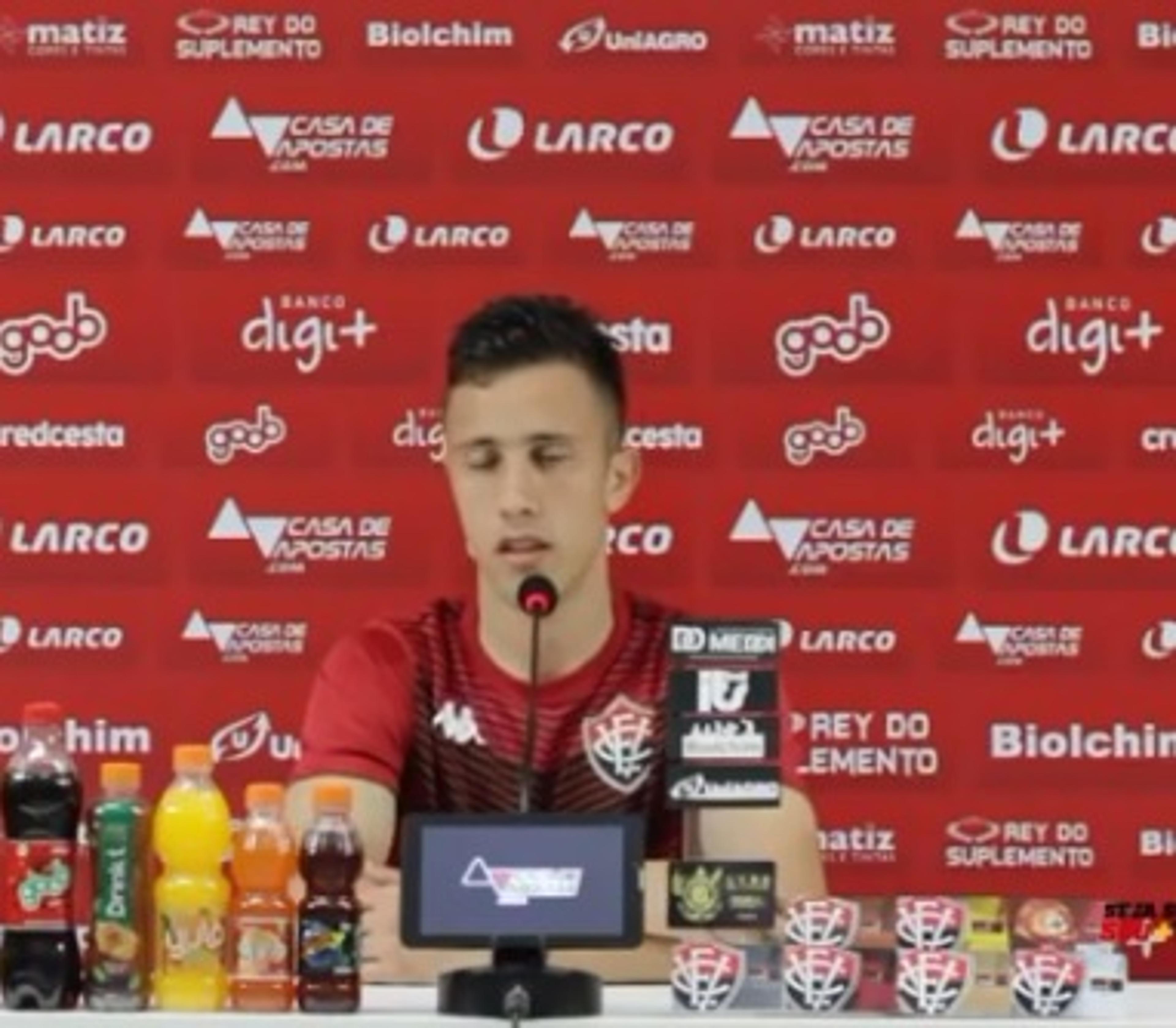 Volante Matheus Frizzo é apresentado como novo reforço do Vitória