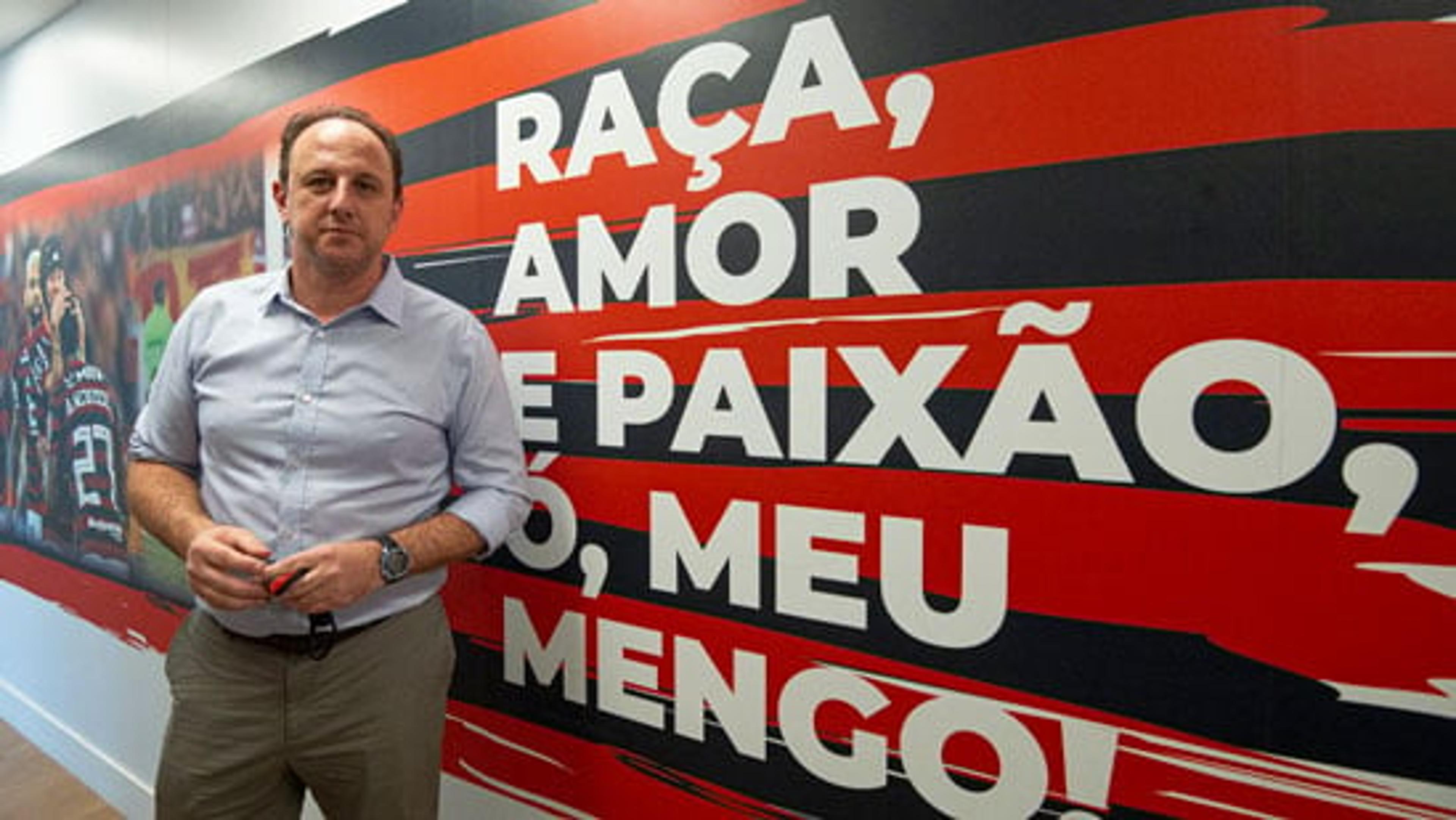 Ex-companheiro, Cicinho aprova chegada de Rogério Ceni ao Flamengo: ‘Tem tudo para dar certo’