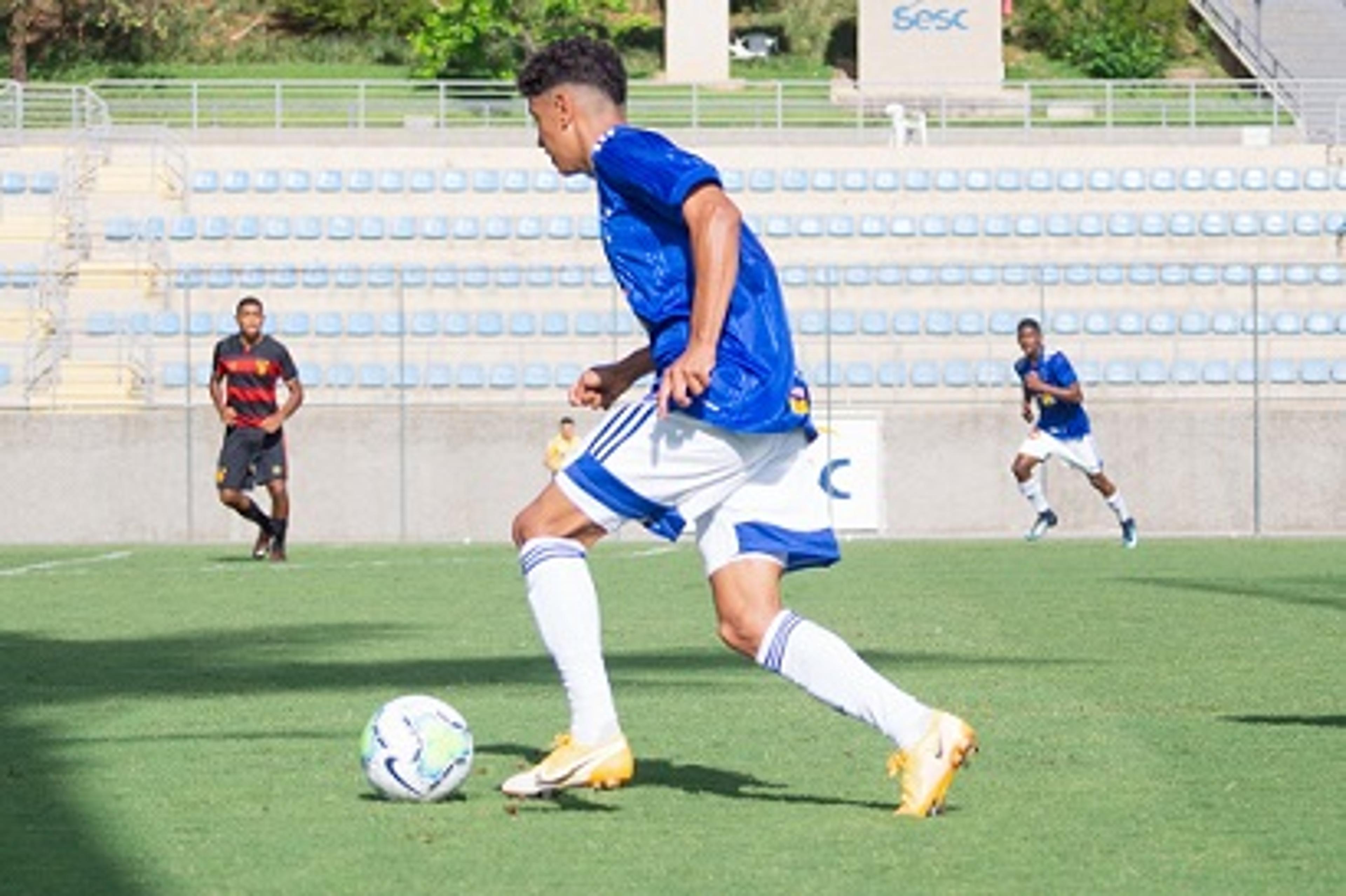 Com um a menos Cruzeiro consegue suado empate diante do Sport-PE pelo Brasileiro Sub-20