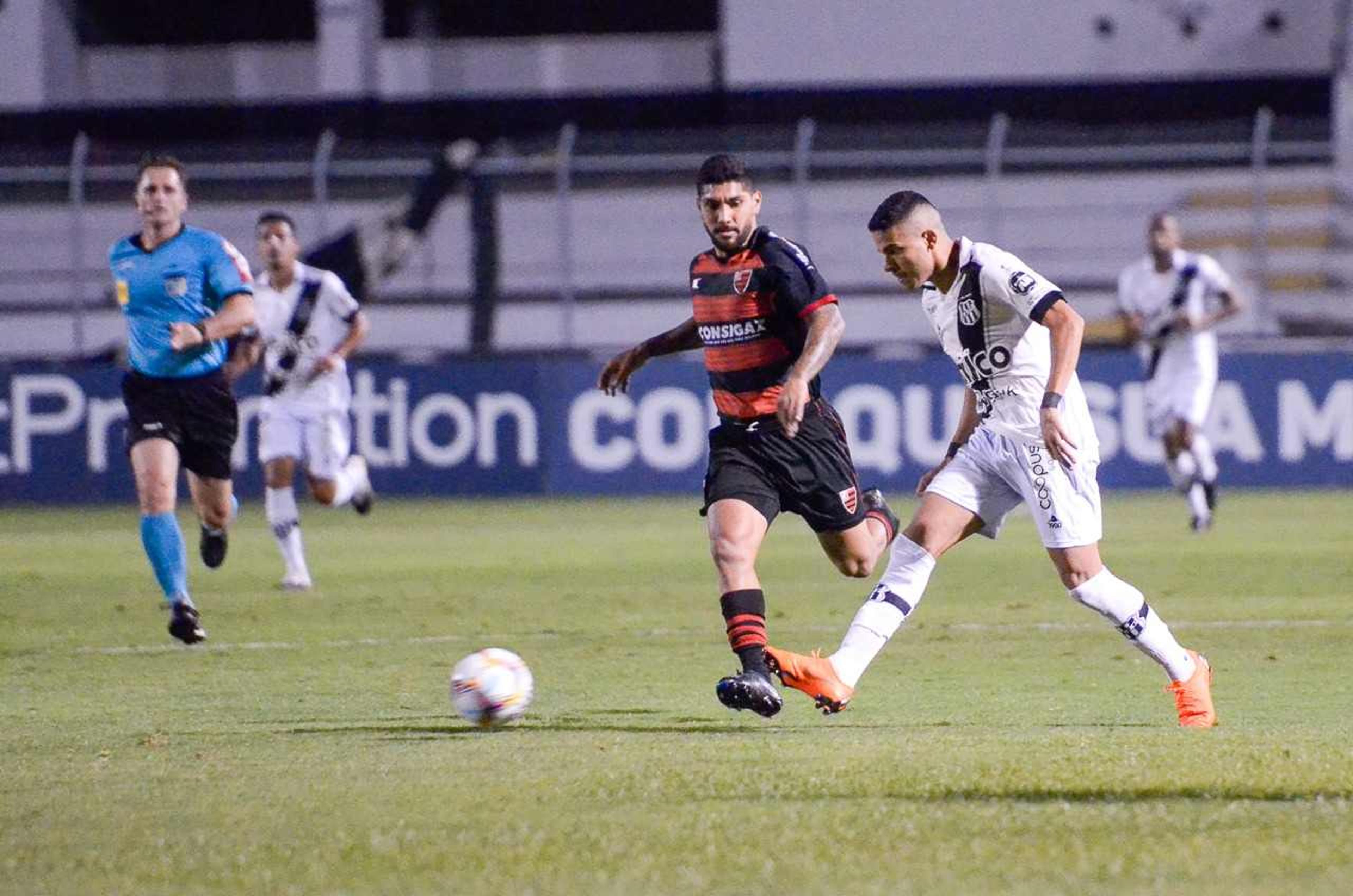 Ponte Preta aposta no Moisés Lucarelli para continuar com o sonho do acesso