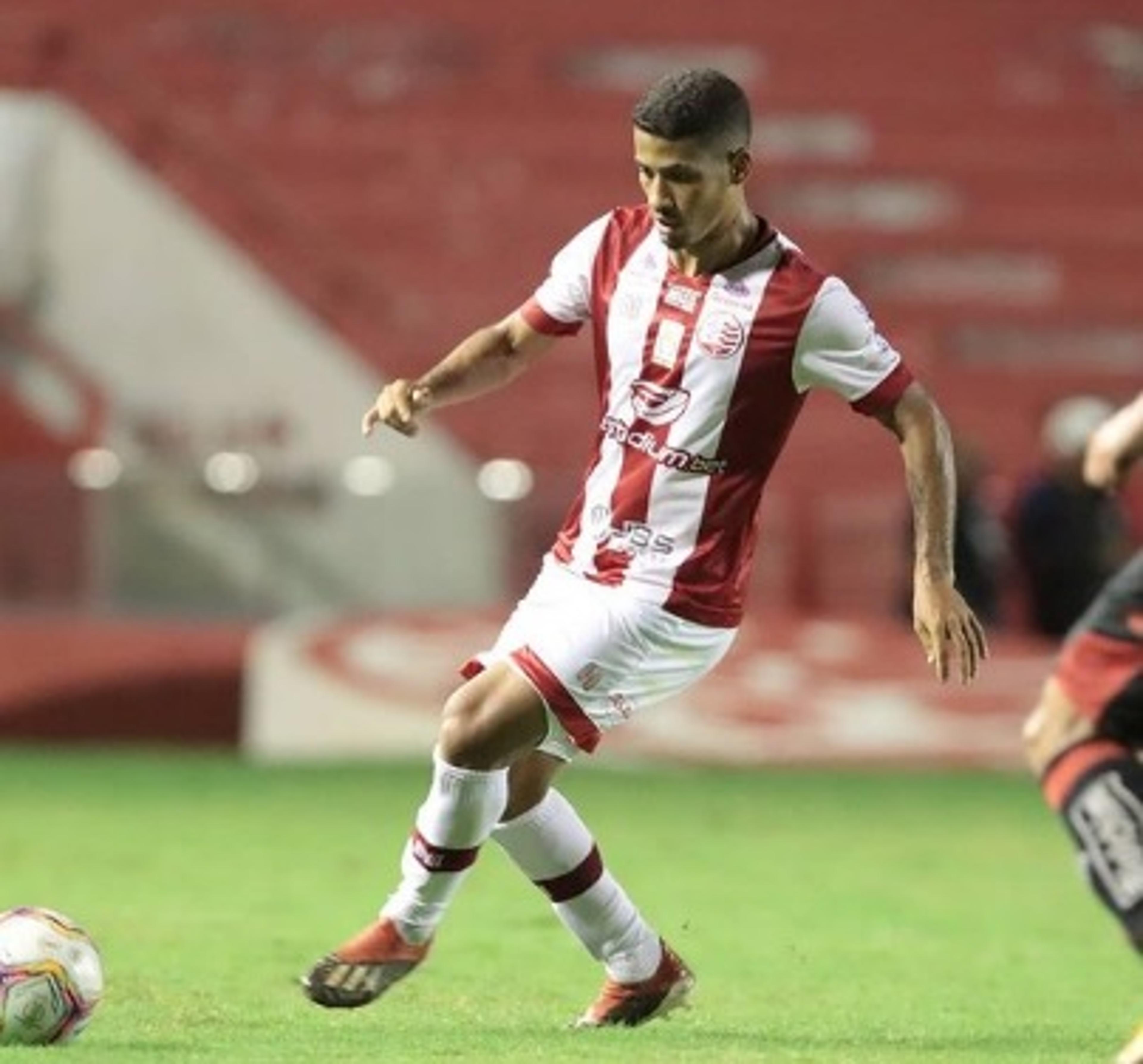 Vitória segura o Náutico e arranca empate sem gols