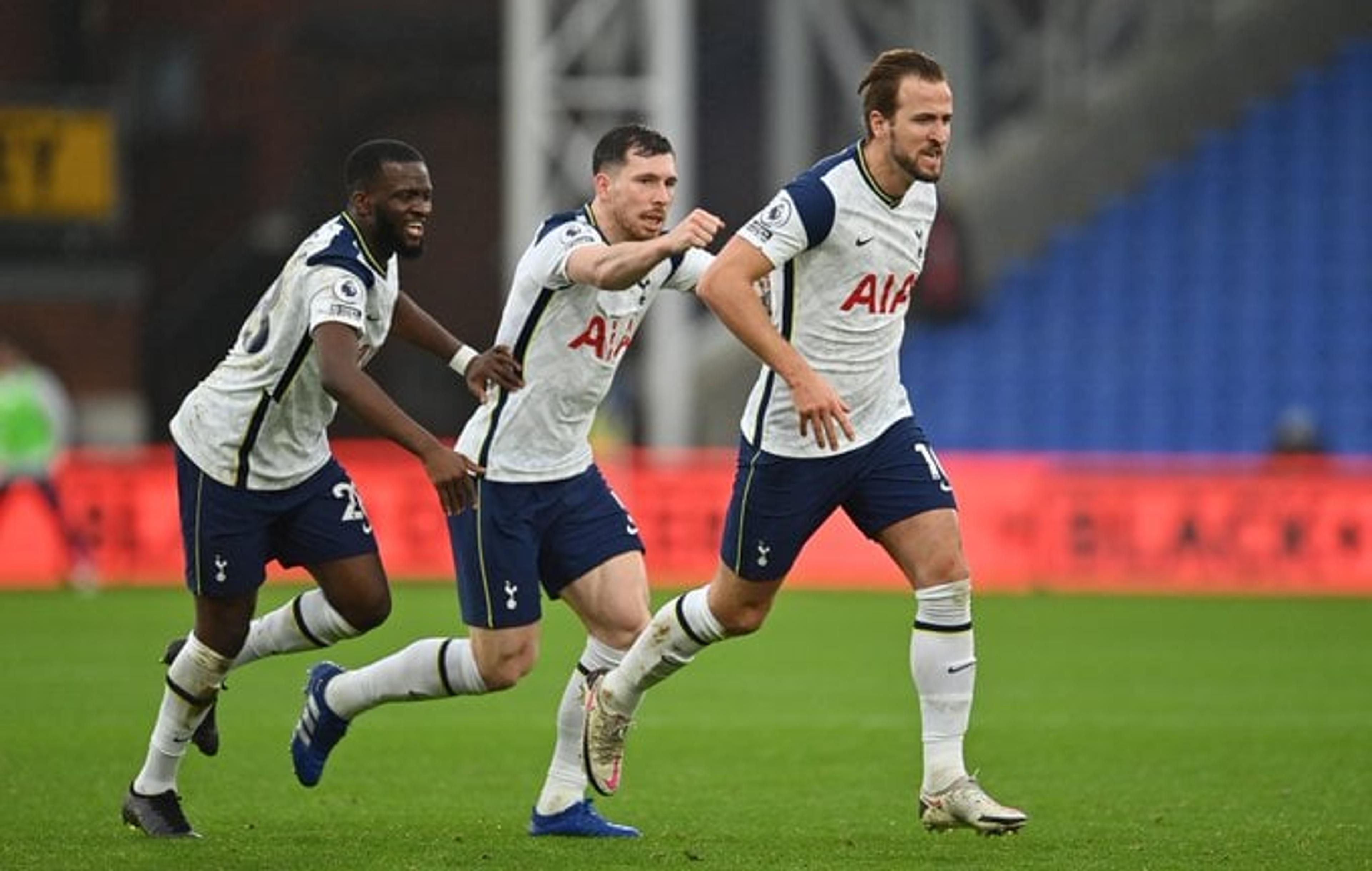 Peter Crouch aconselha Kane a não trocar Tottenham pelo Real Madrid