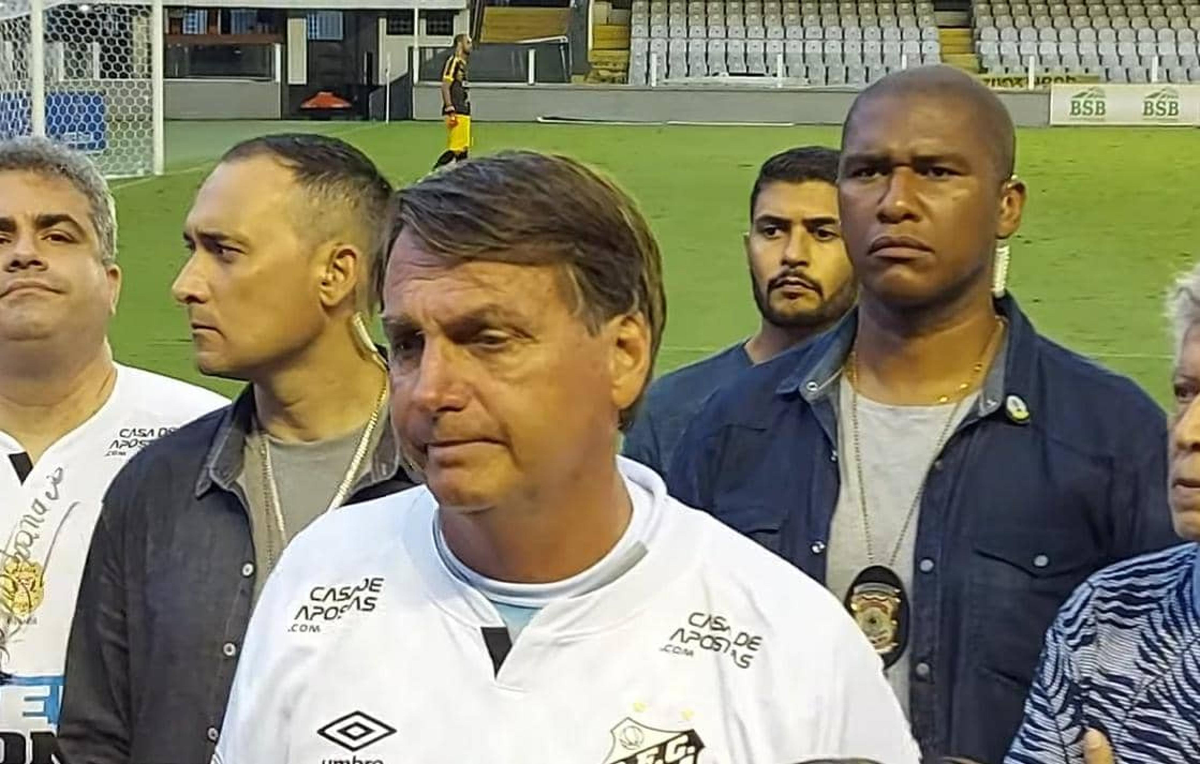 Cautela e preocupação: veja as reações ao apoio de Bolsonaro à volta do público aos estádios