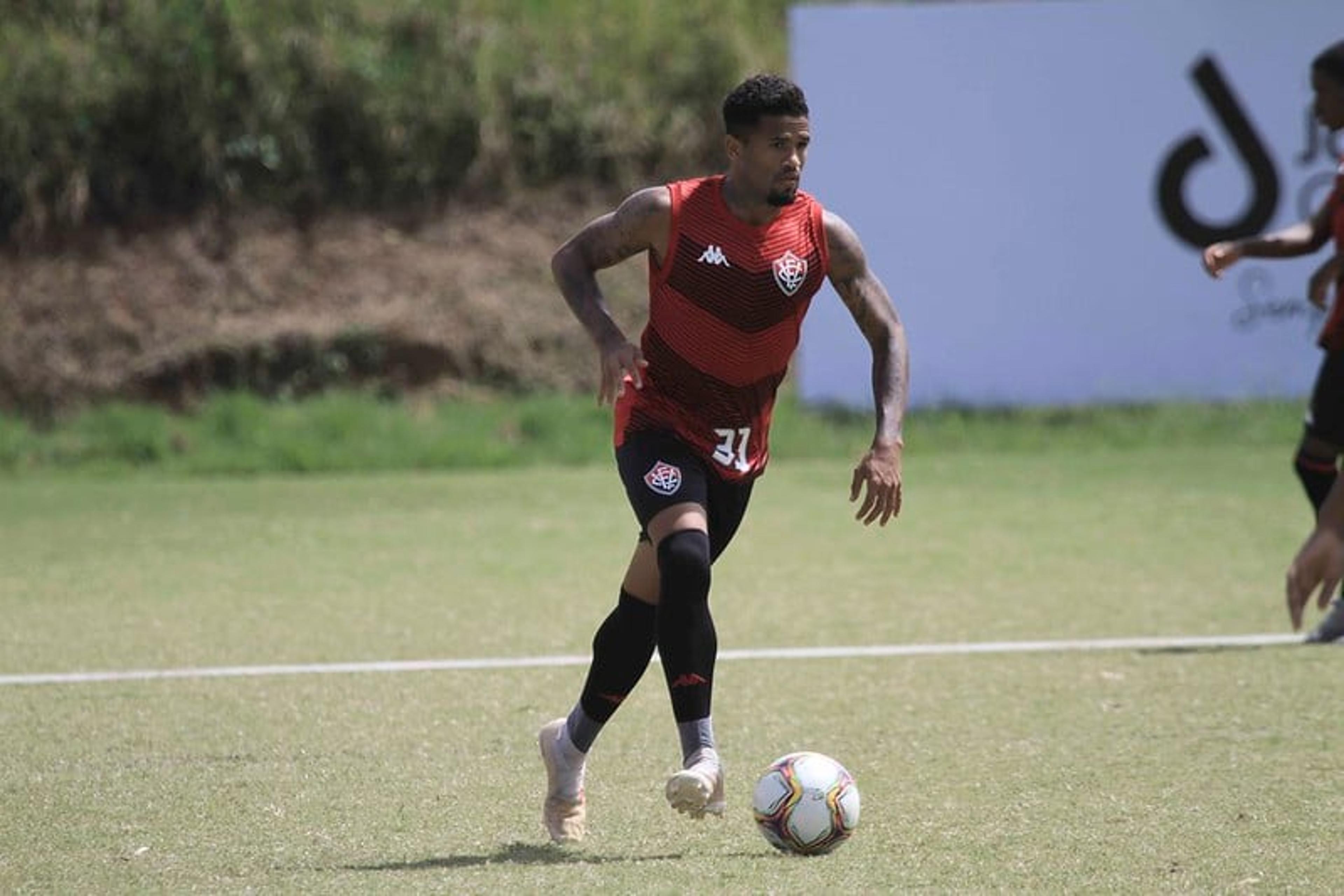 Léo faz avaliação individual positiva da temporada 2020 pelo Vitória