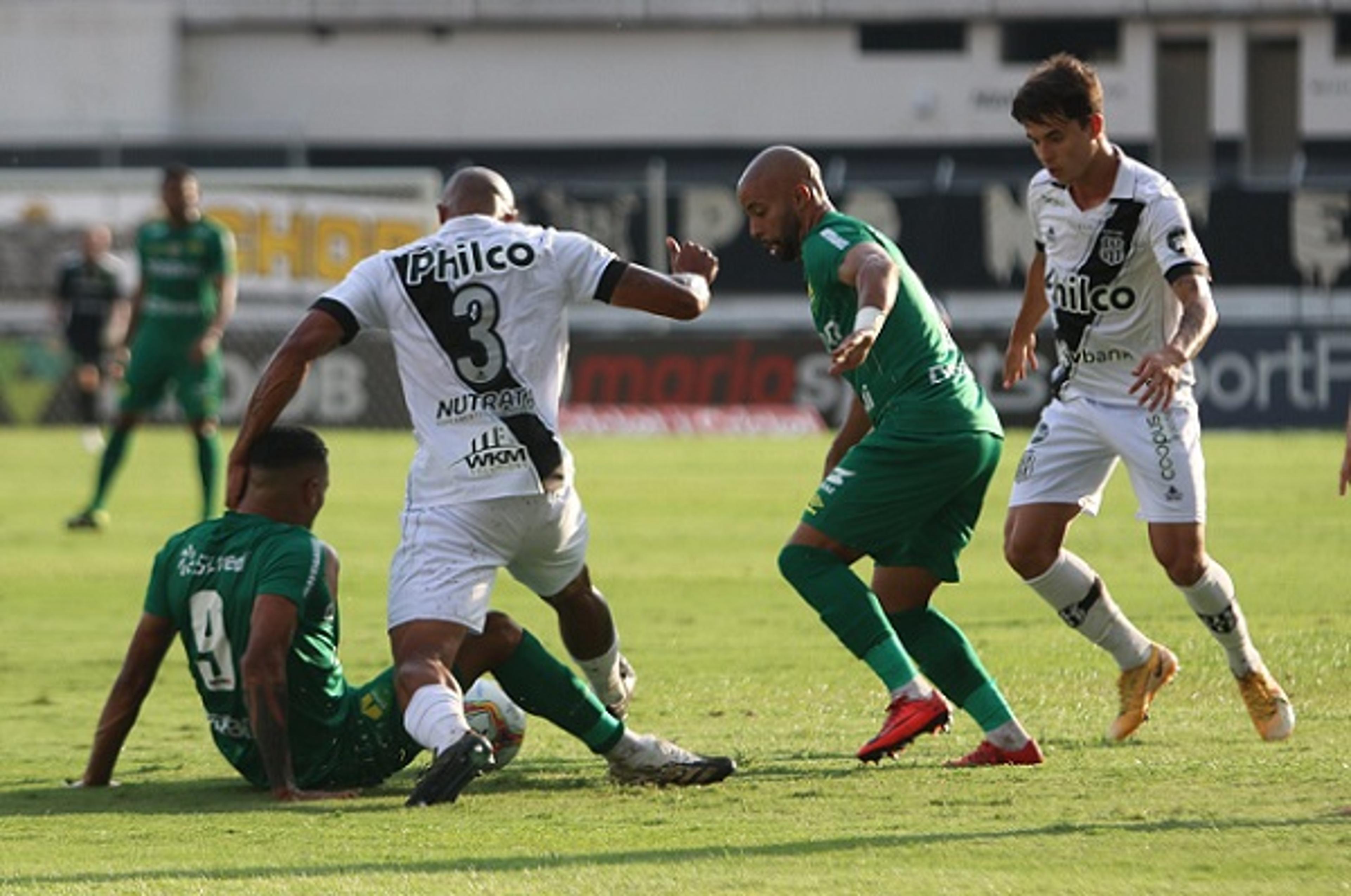 Realista, técnico da Ponte Preta joga a toalha sobre acesso