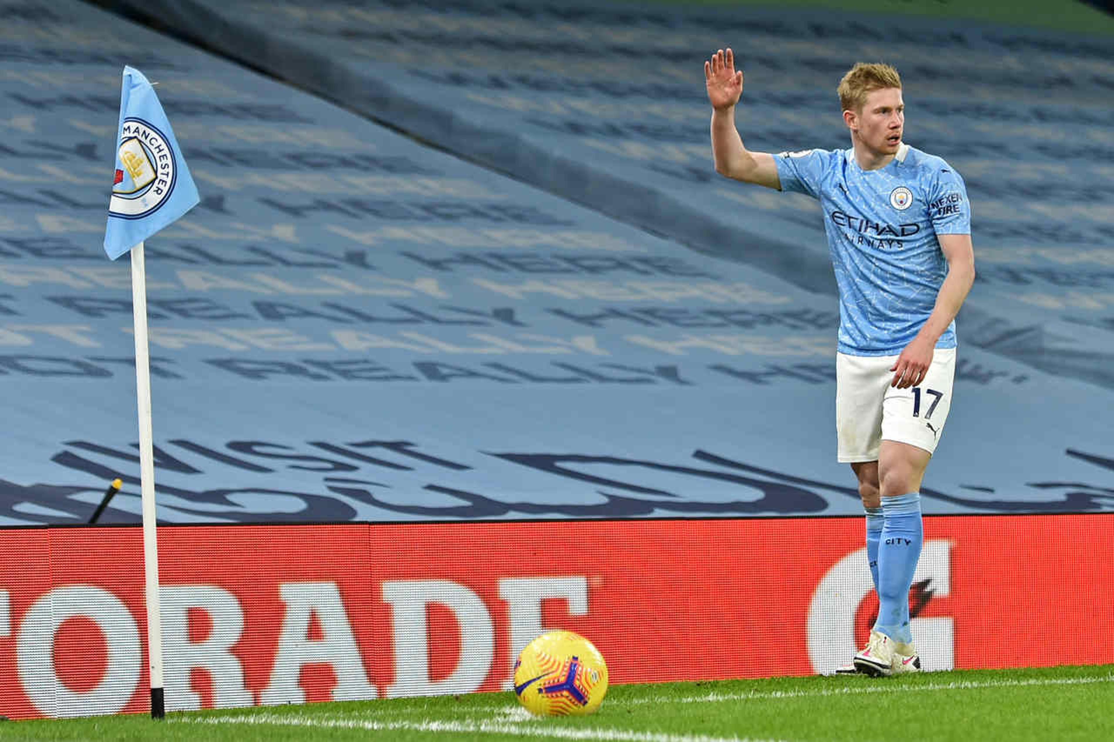 De Bruyne entra no top 5 dos artilheiros do City na história da Champions