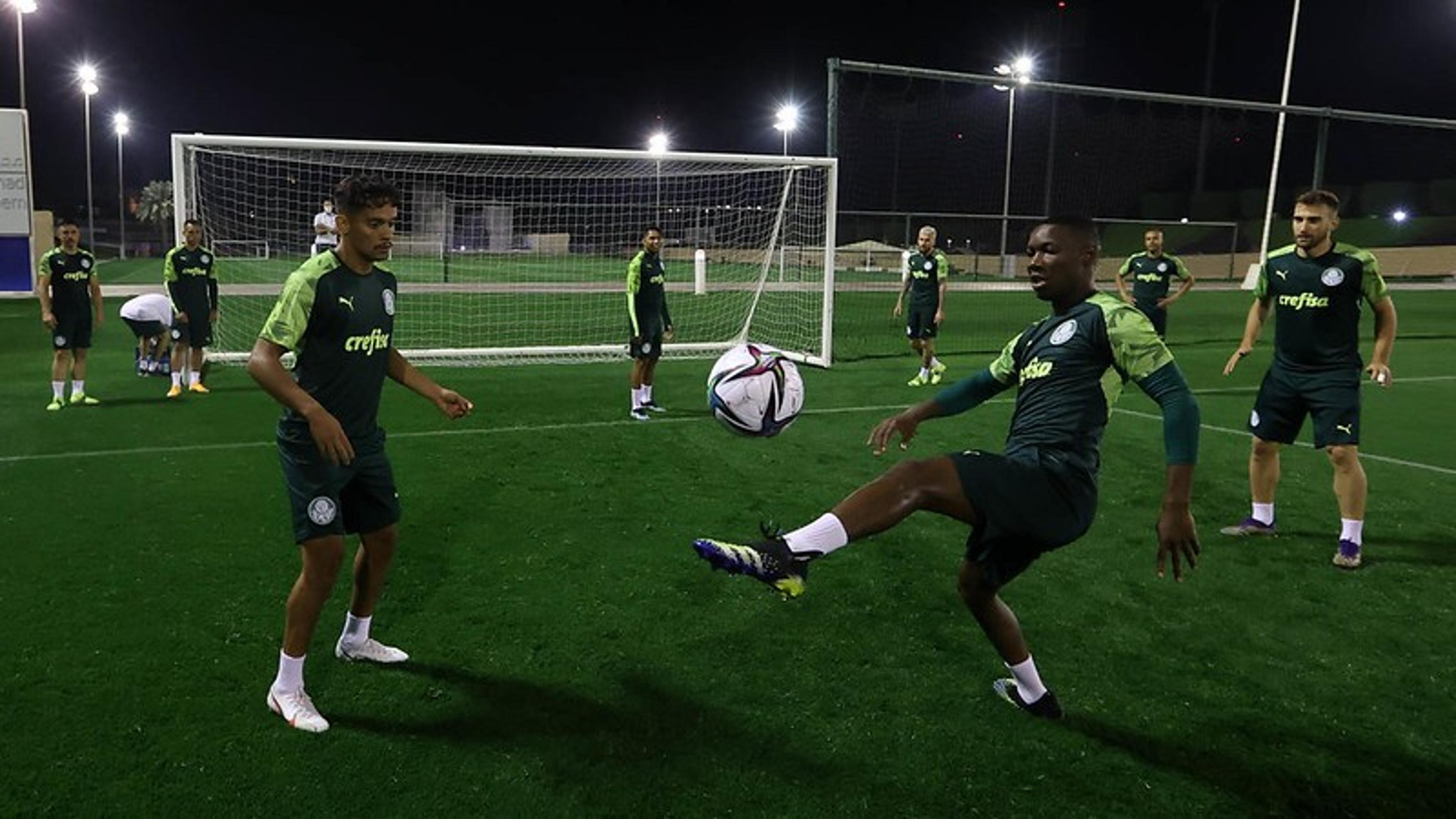 Palmeiras faz primeiro treino no Qatar e inicia preparação para enfrentar Tigres