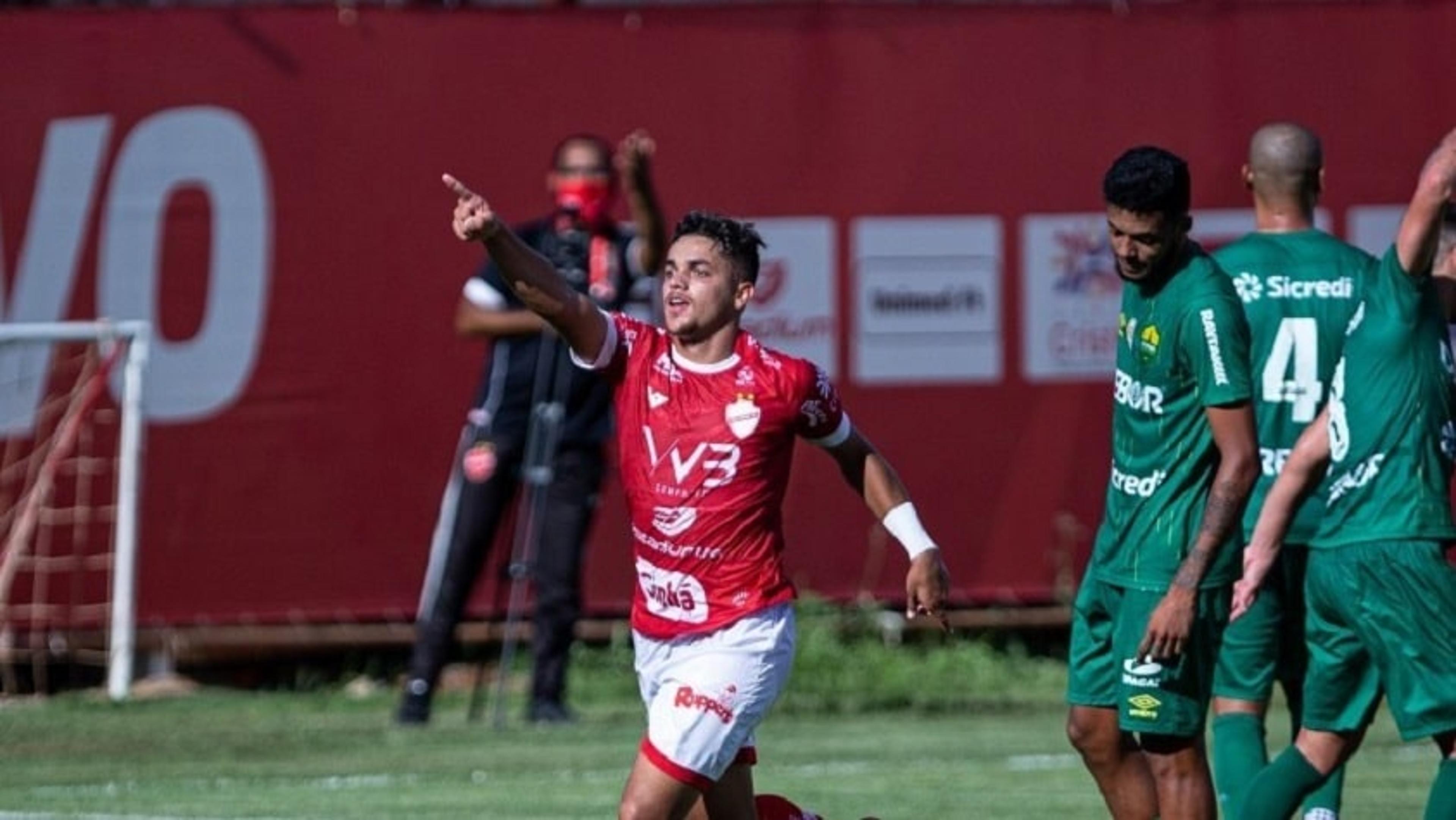 Após bom Brasileirão de Aspirantes, João Pedro se destaca no time principal do Vila Nova