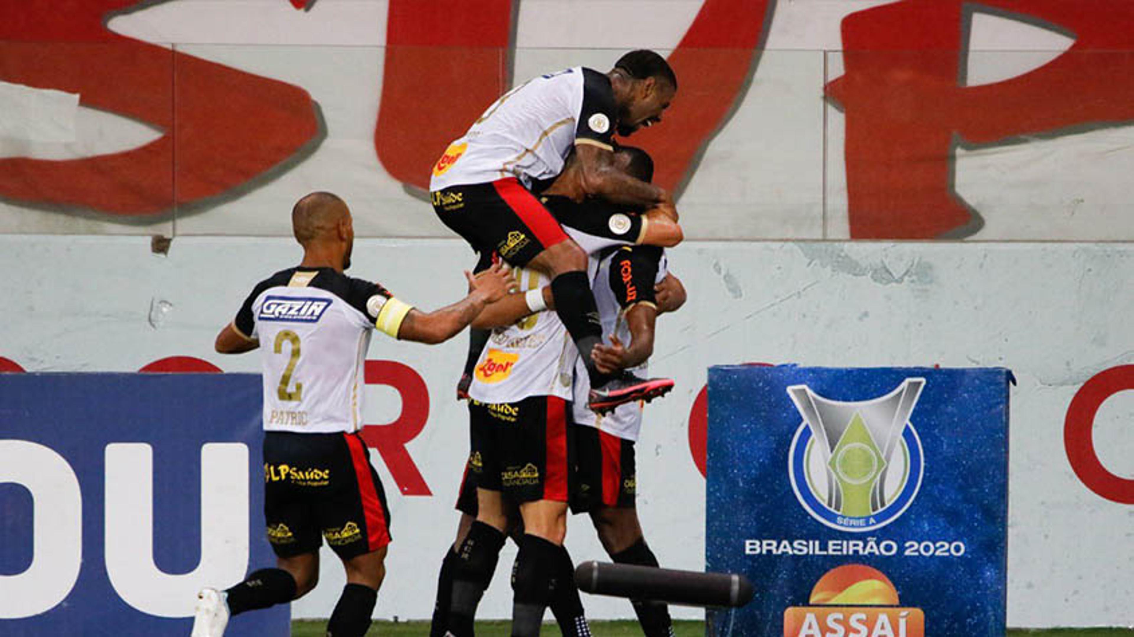 Internacional x Flamengo; Vasco x Bahia x Goiás: a última quarta-feira foi o dia que afunilou o campeonato