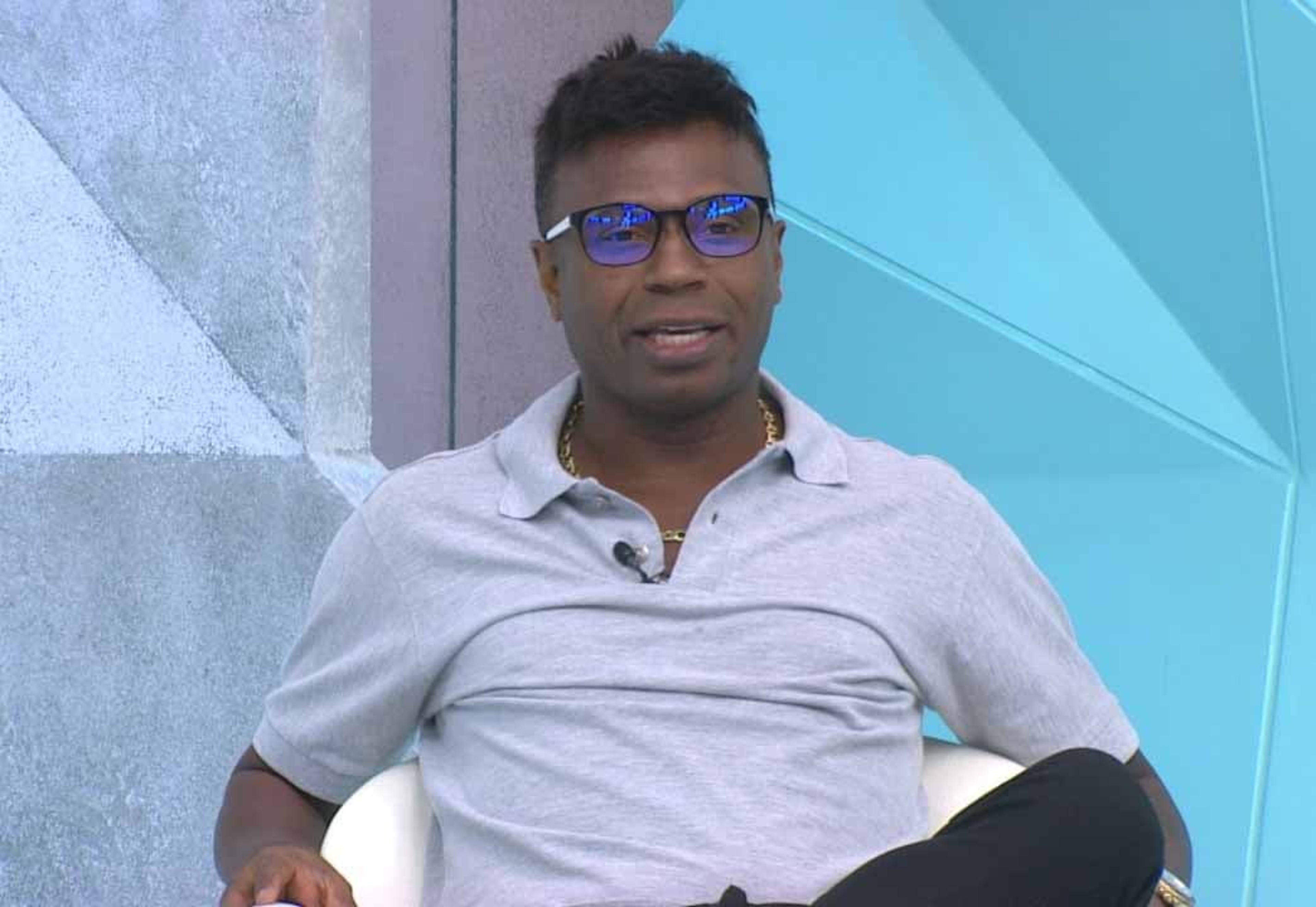 Edílson critica Abel Ferreira por não dar sequência a meio-campo de garotos: ‘Ele está meio perdido’