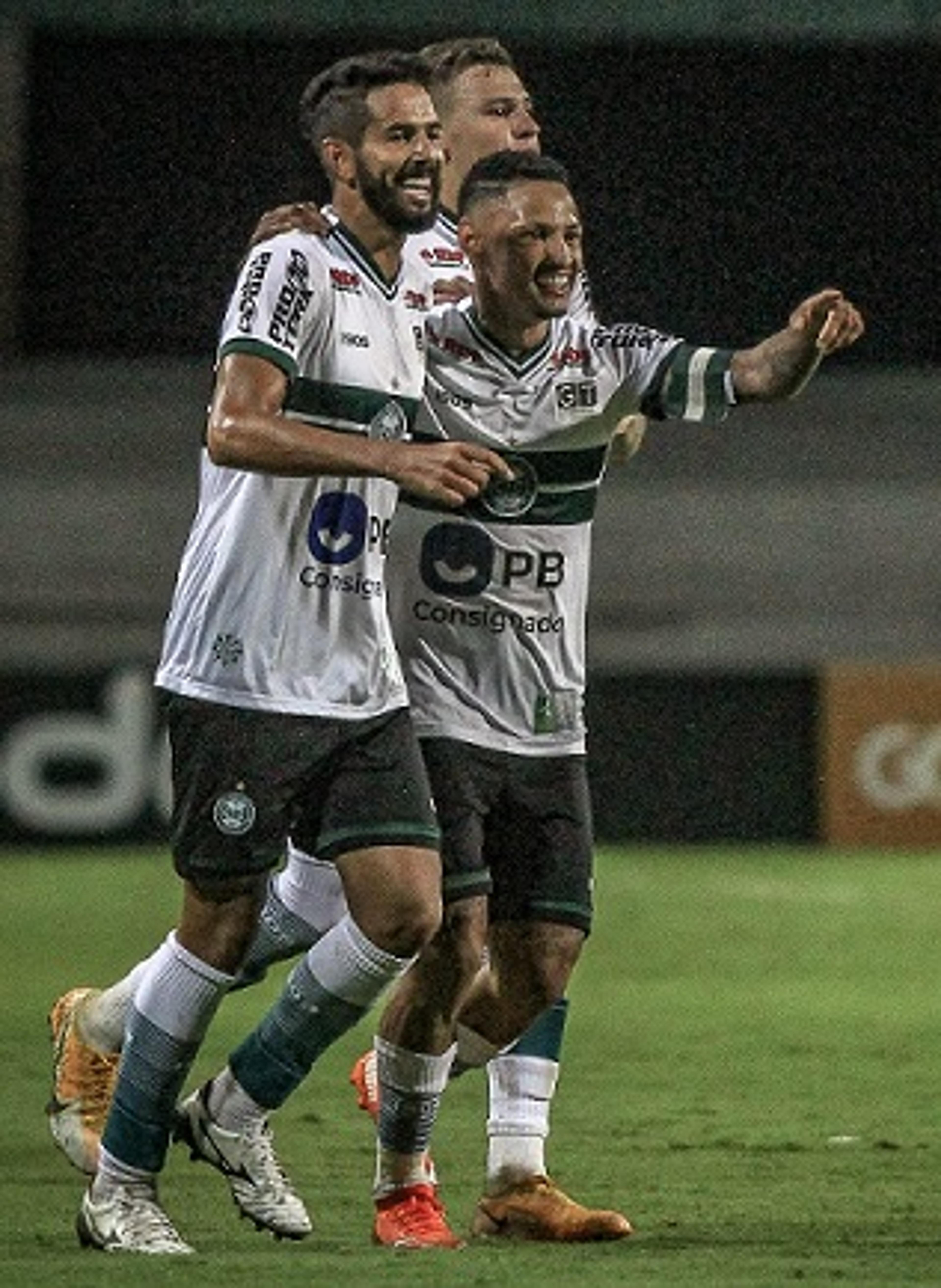 Autor do gol, Jonathan pede desculpas por rebaixamento do Coritiba