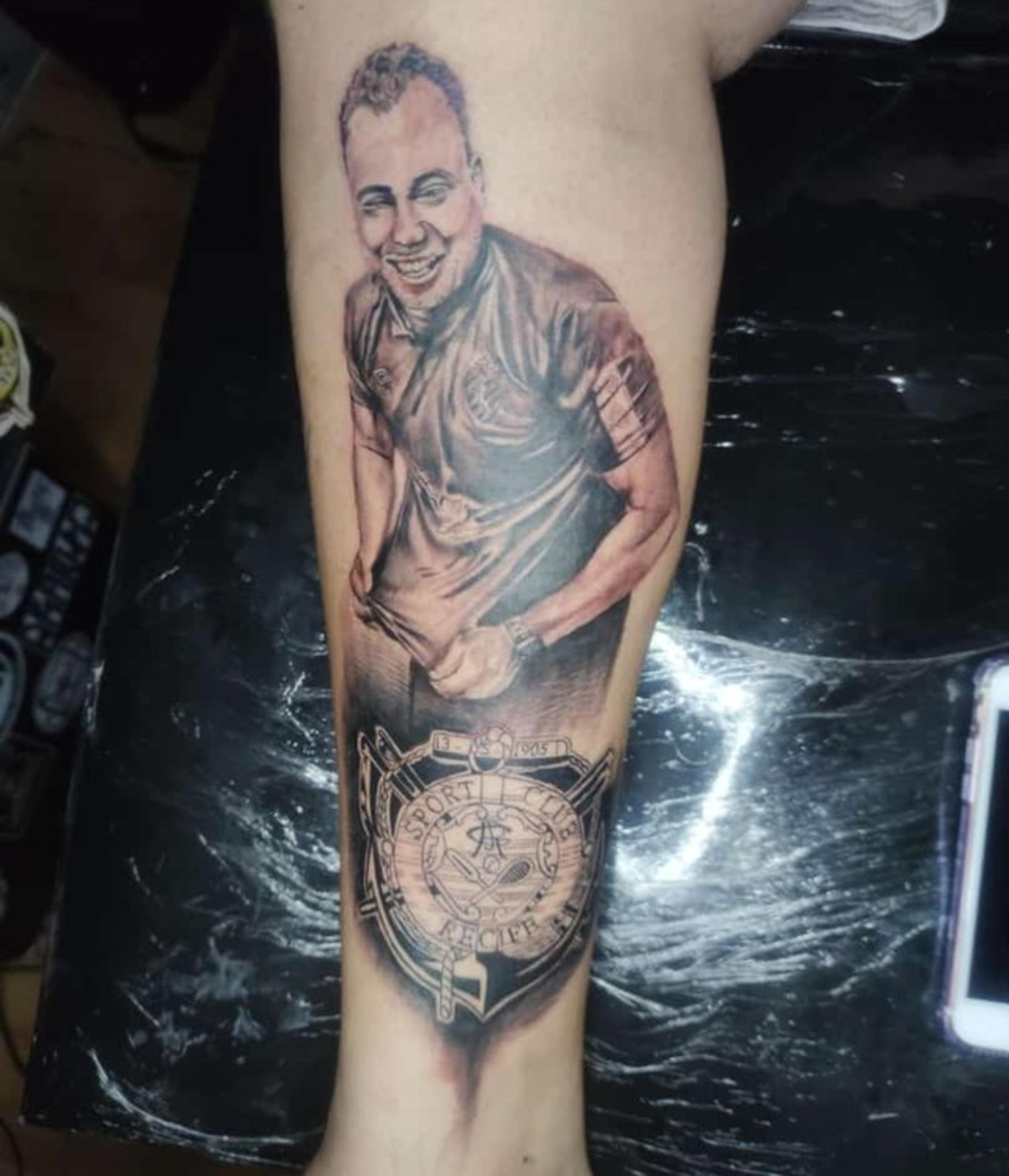 Torcedor do Sport marca Jair Ventura na pele e explica tatuagem inusitada