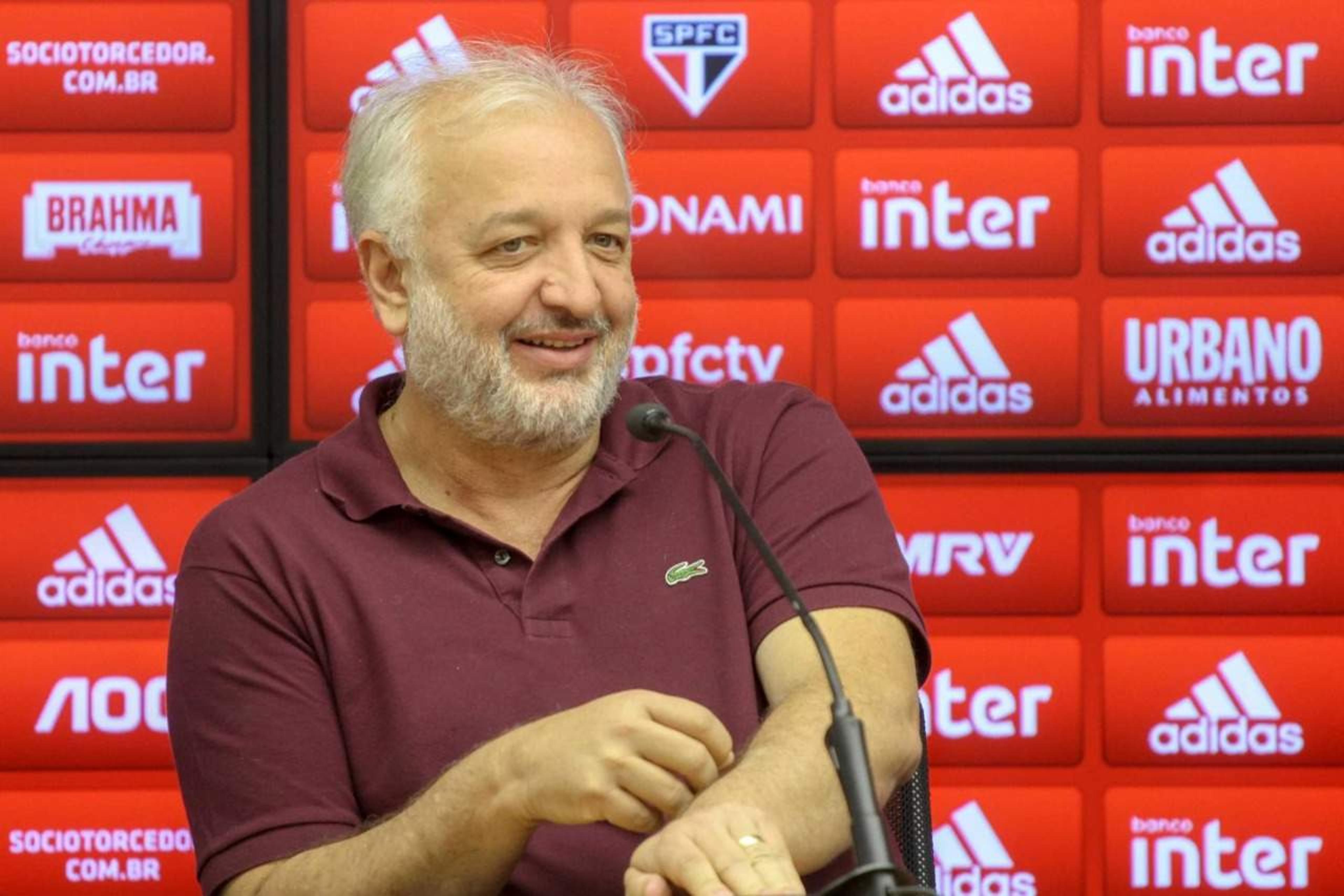 Diretor de futebol do São Paulo revela desejo de manter Gabriel Neves e Miranda no clube