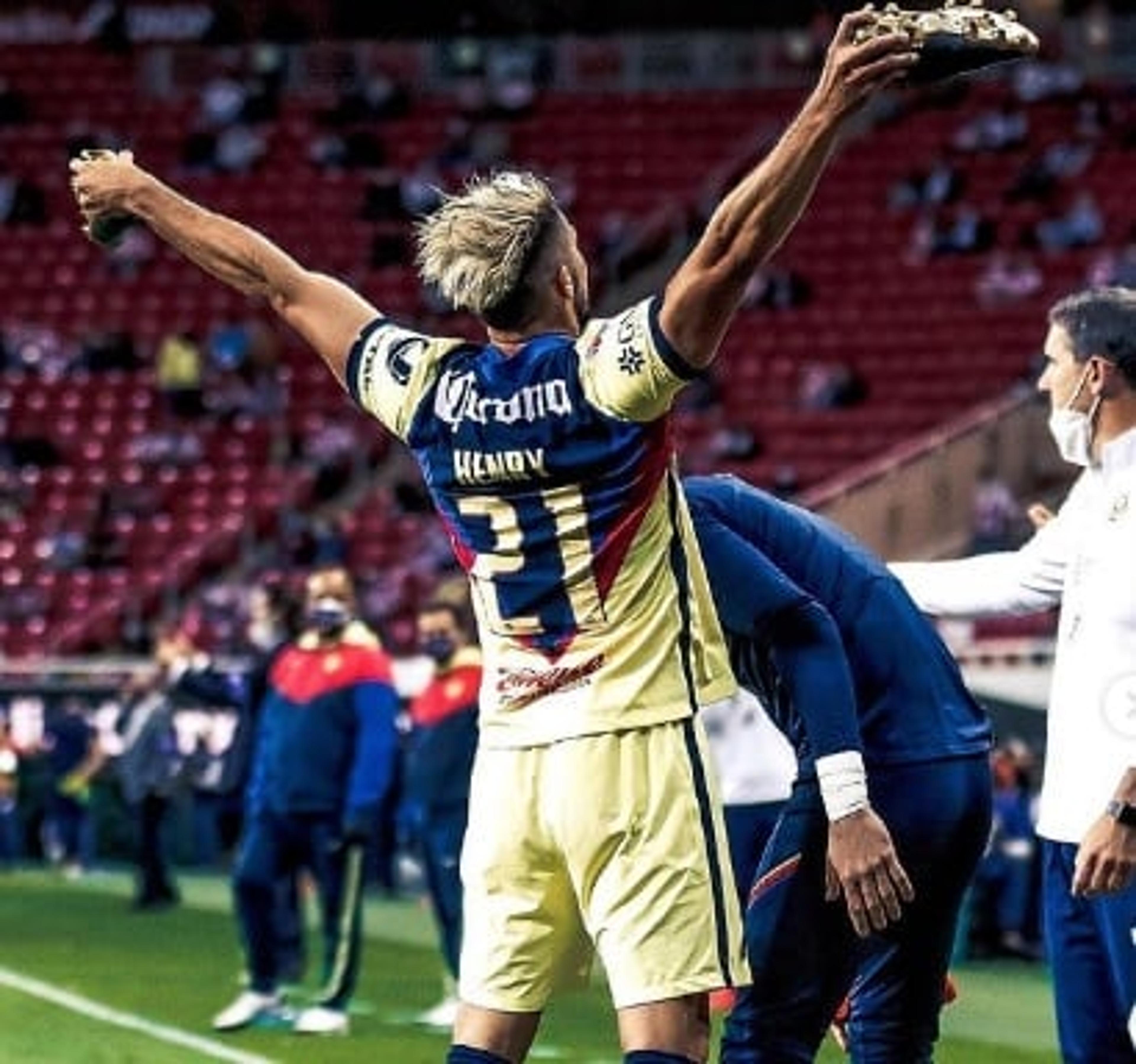 Maior clássico do México termina com goleada e torcida na arquibancada