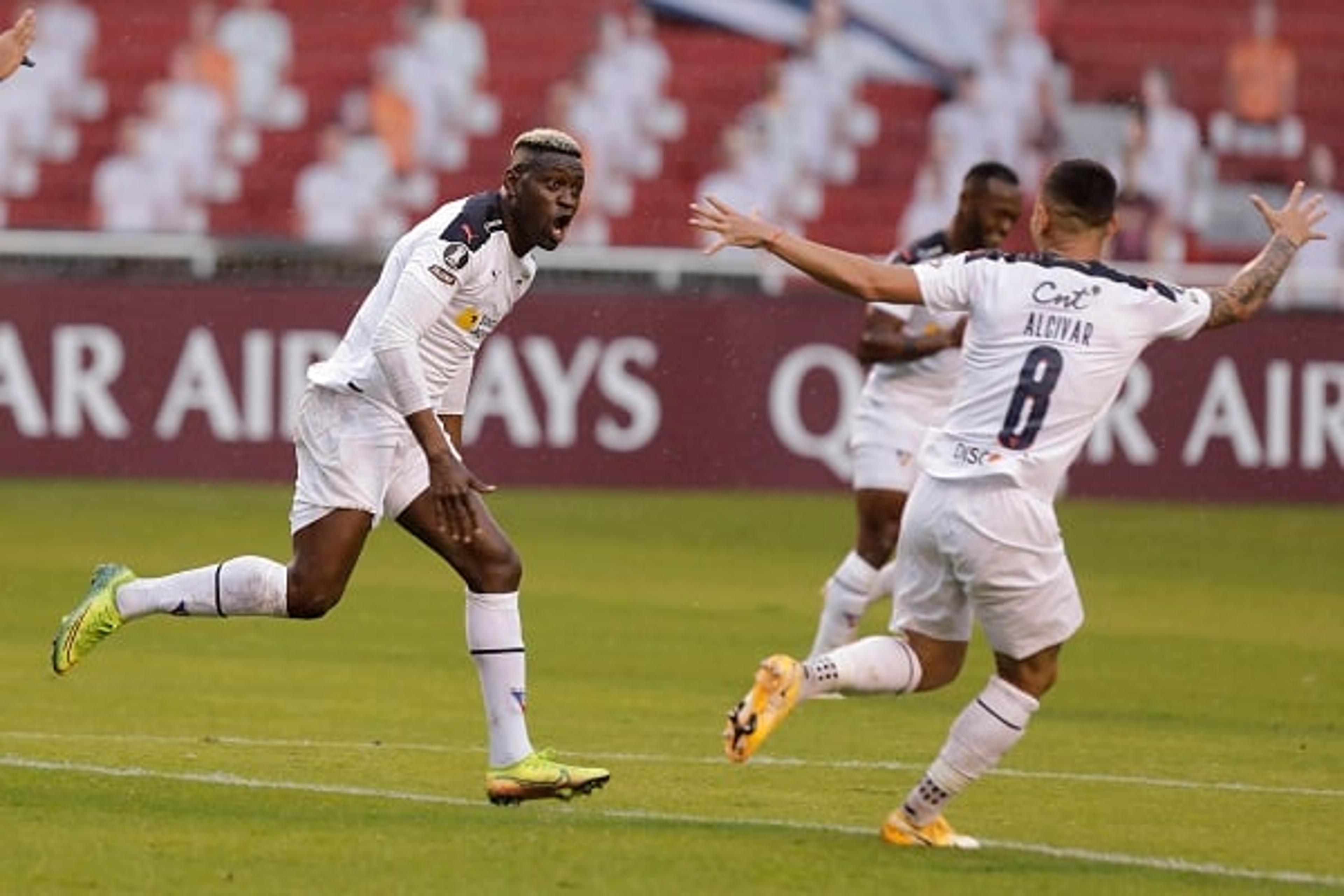 Pela chave do Mengão, LDU bate o Vélez Sarsfield em Quito