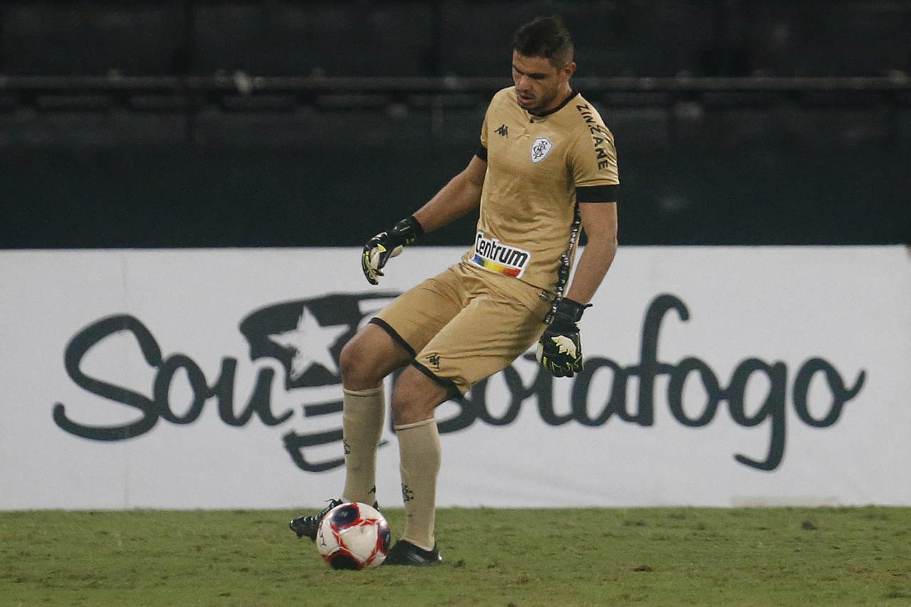 Douglas Borges encaminha acordo para rescisão do seu contrato com o Botafogo e deve reforçar clube da Série B