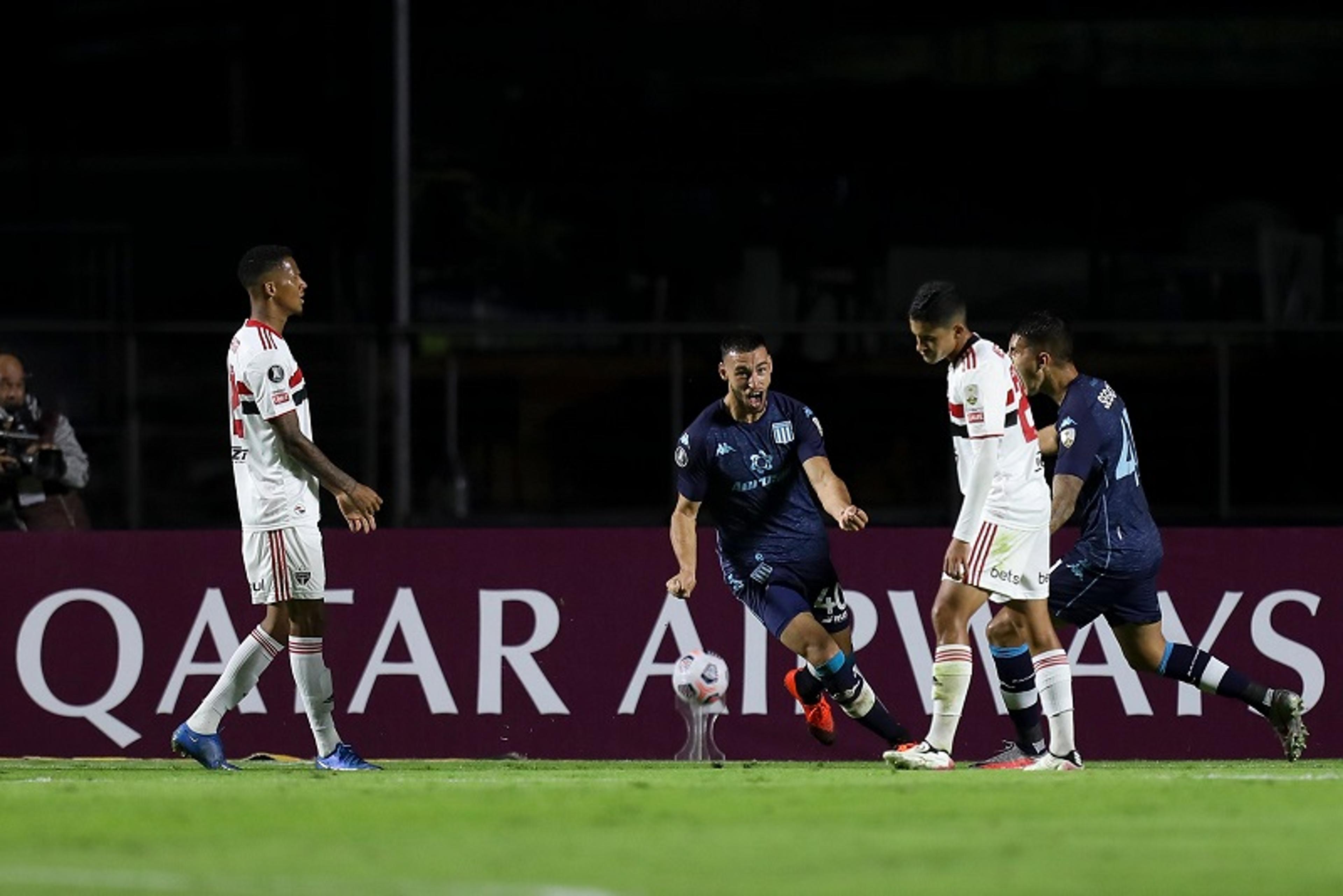 De uma vez, vitória do Racing derruba três marcas do São Paulo