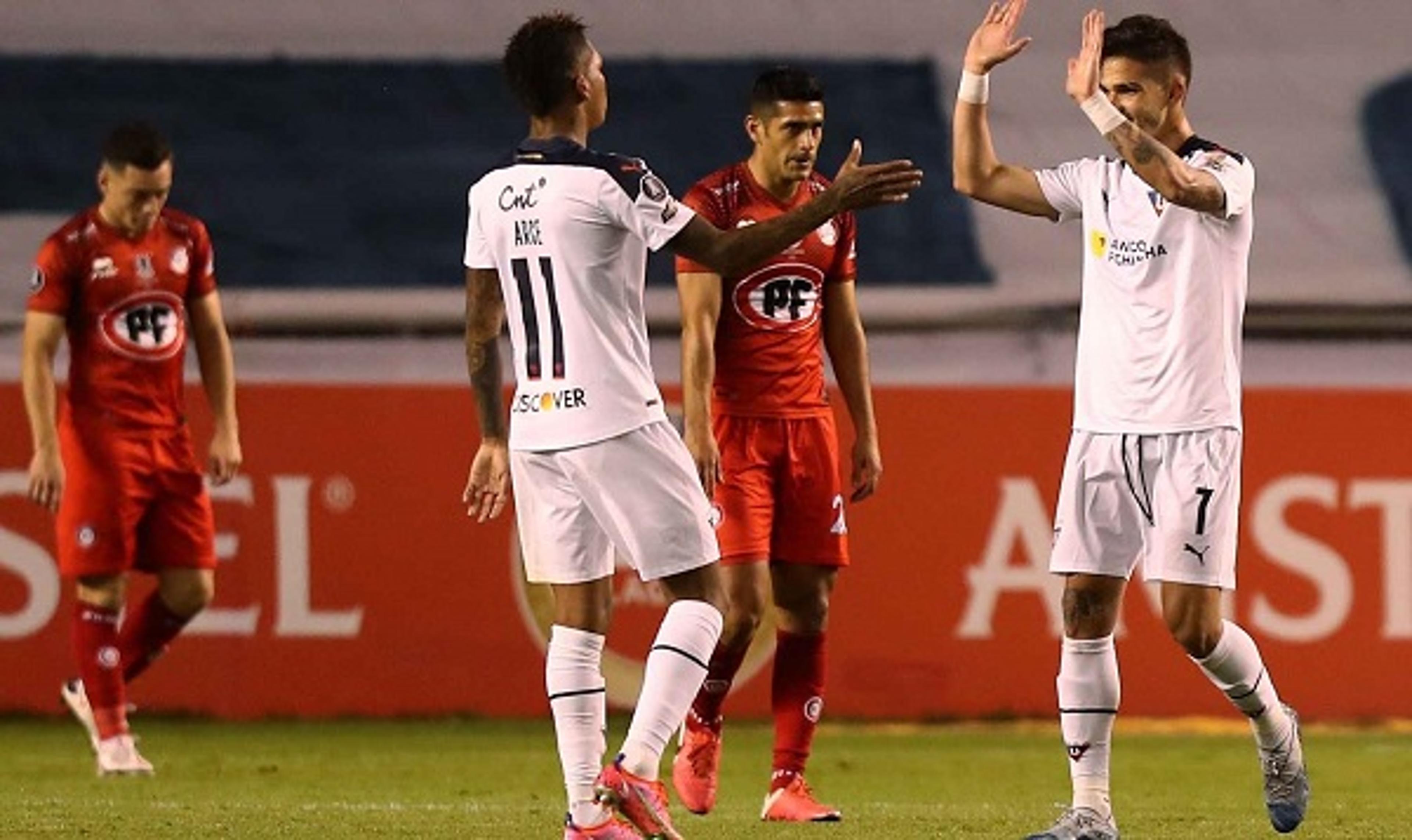 Em jogo de muitos gols, LDU atropela La Calera e se classifica para Sul-Americana