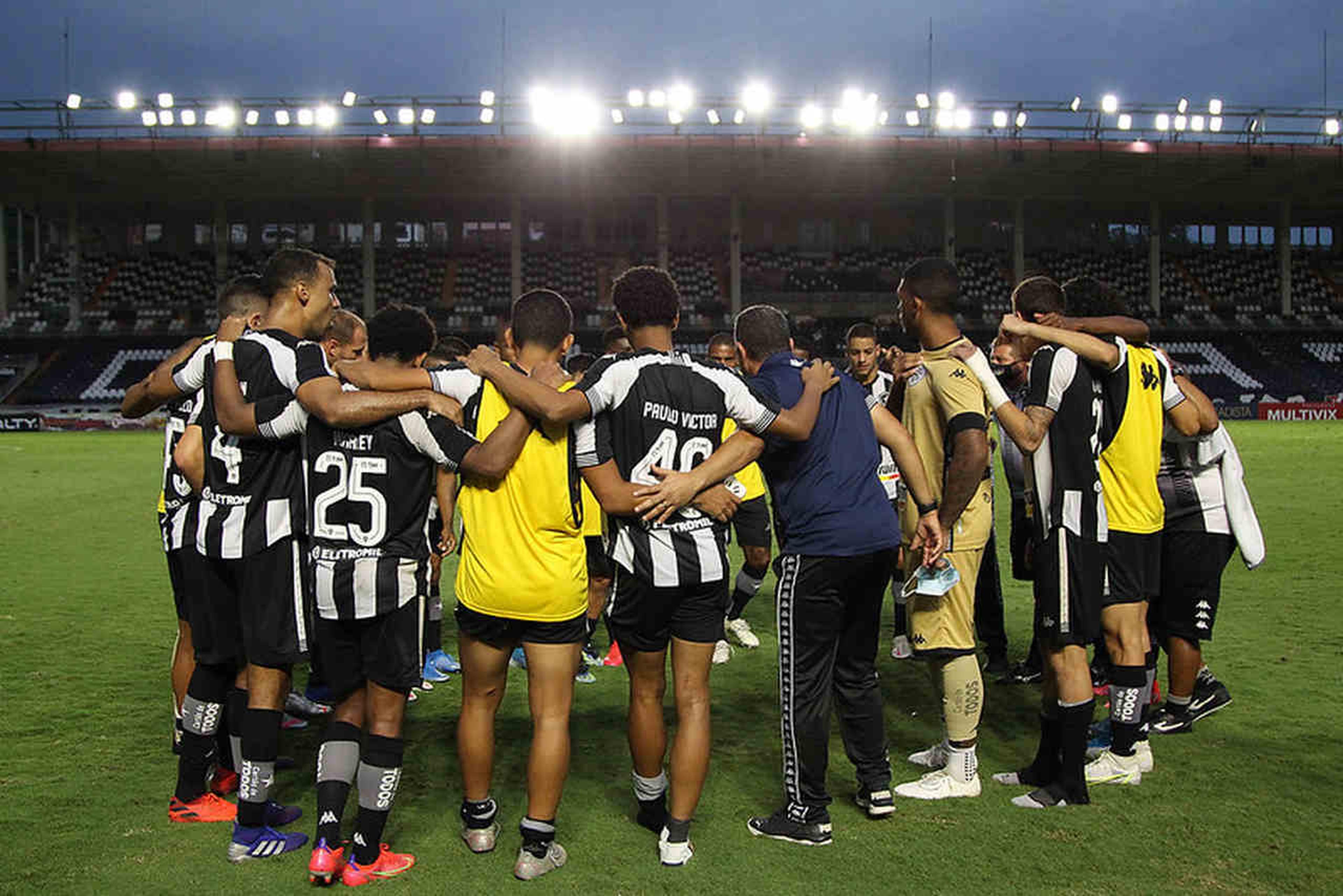 Com Nilton Santos na Copa América, plano do Botafogo é mandar jogos em São Januário, estádio do Vasco