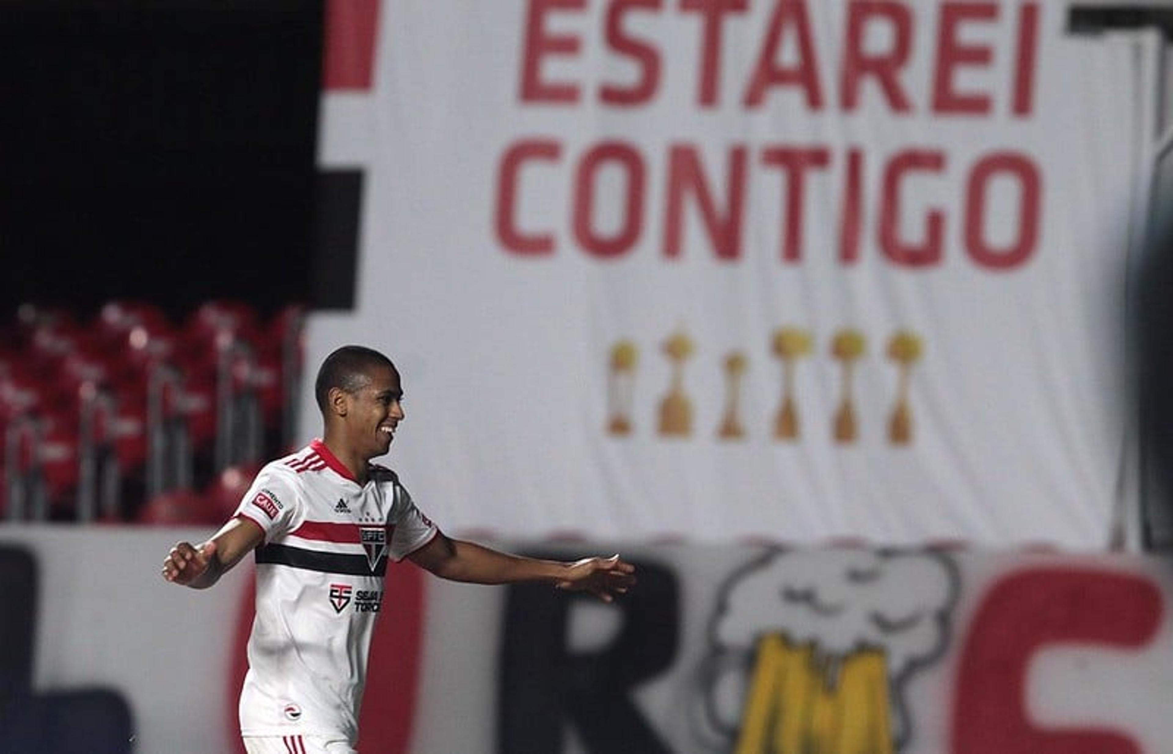 Com a ausência de Arboleda, você escalaria Bruno Alves na defesa do São Paulo? Vote na enquete!