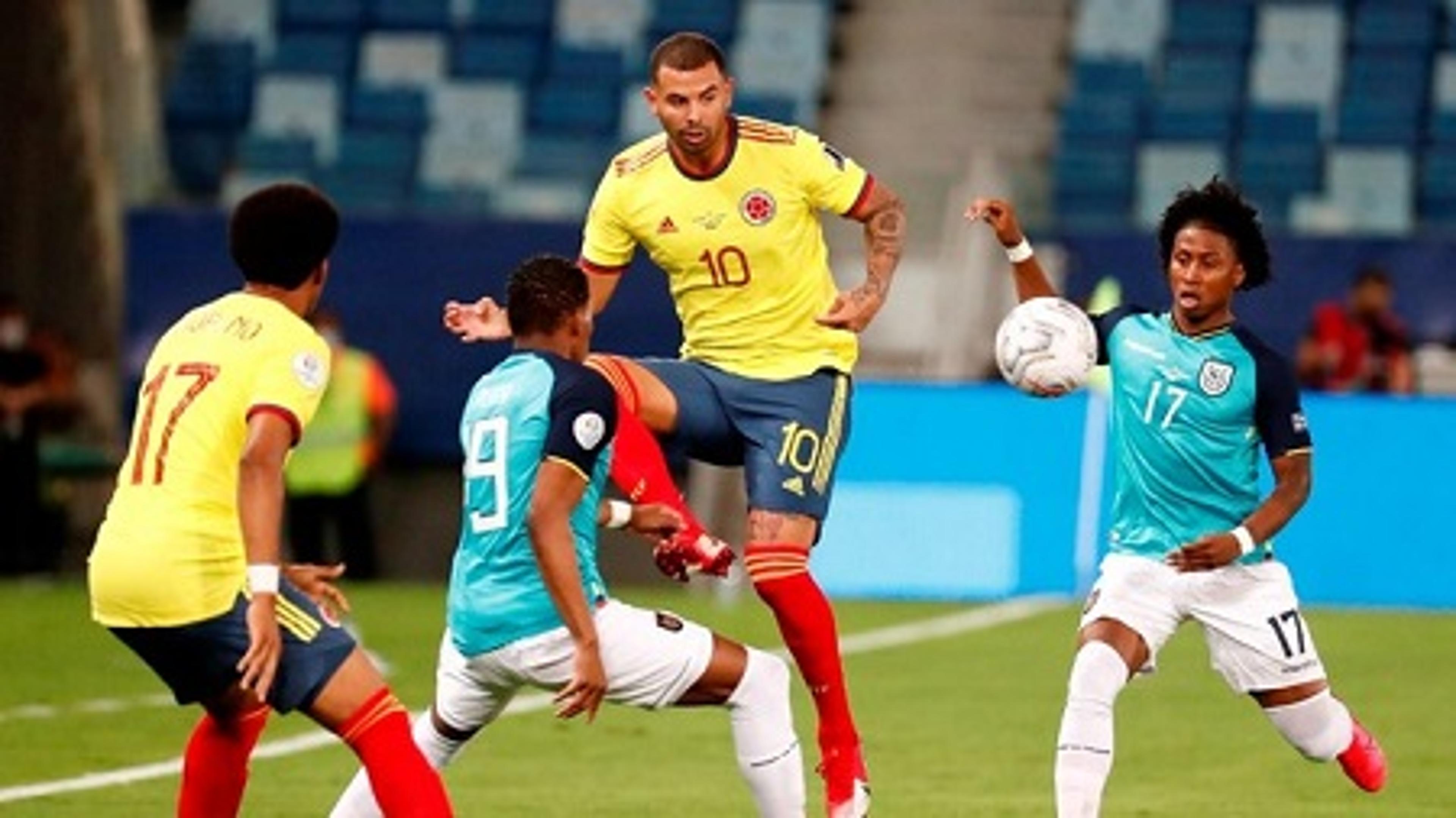 Com paredão no gol, Colômbia vence Equador na Copa América