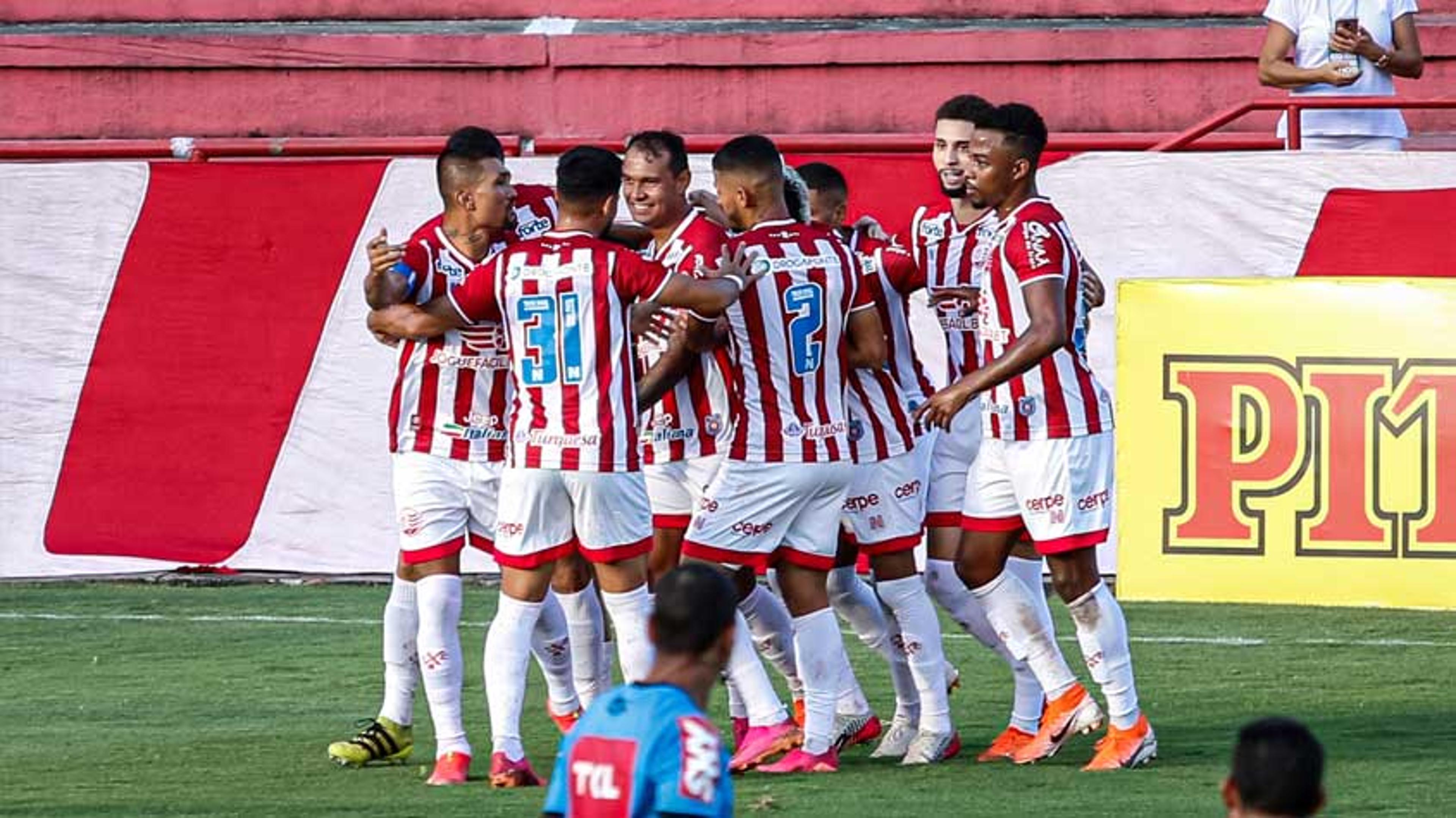 Adversário do Vasco, Náutico é o time que mais finaliza, mas sofreu 17 gols nos últimos dez jogos da Série B