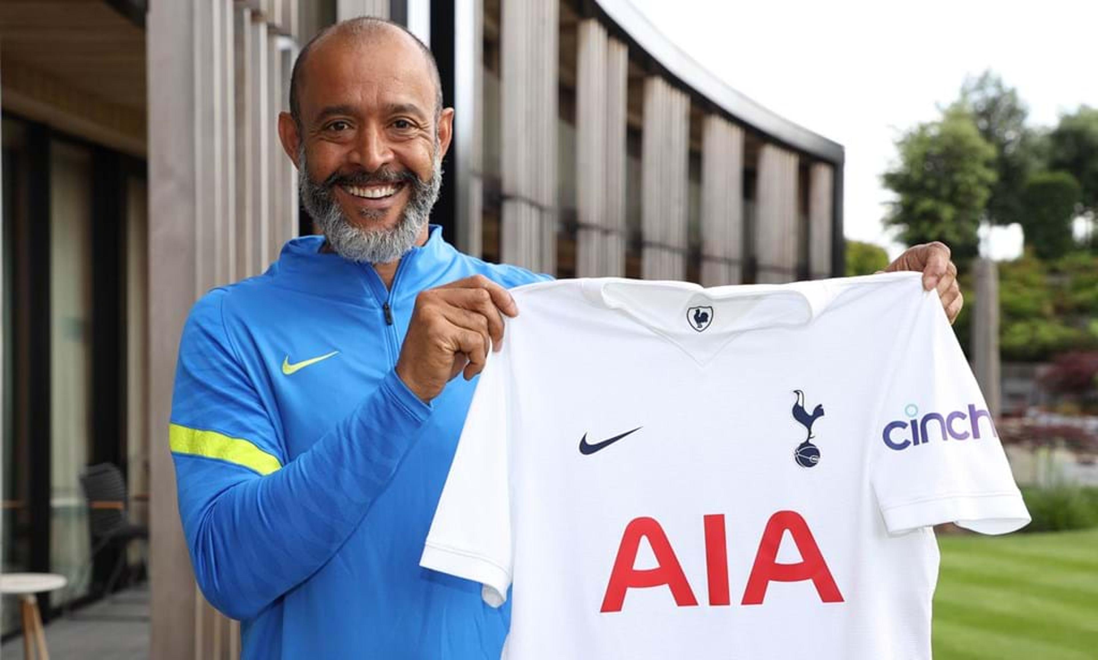 Tottenham anuncia a contratação do técnico Nuno Espírito Santo