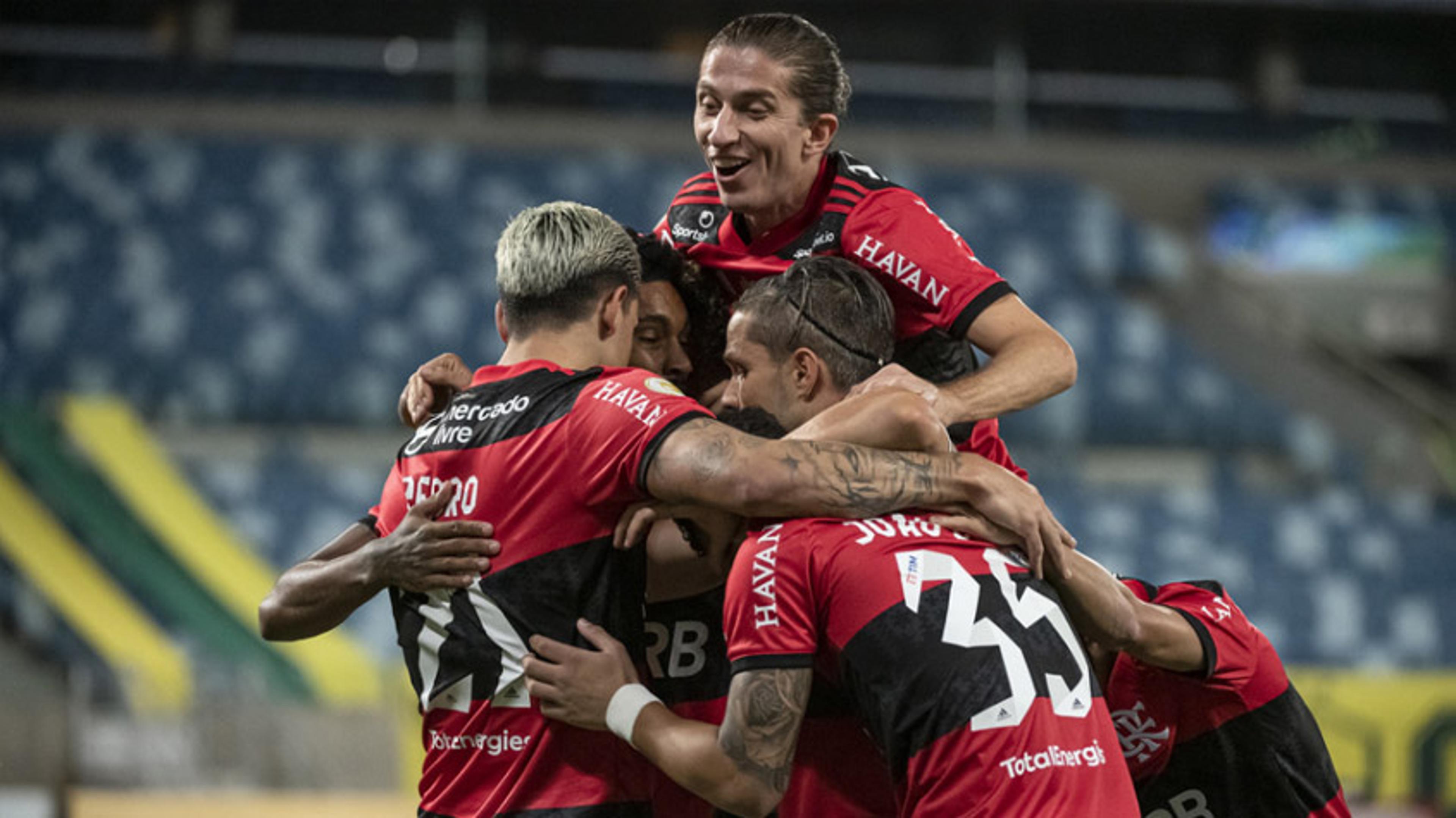 Flamengo oscila, mas vence duelo inédito contra o Cuiabá e salta na tabela do Brasileirão