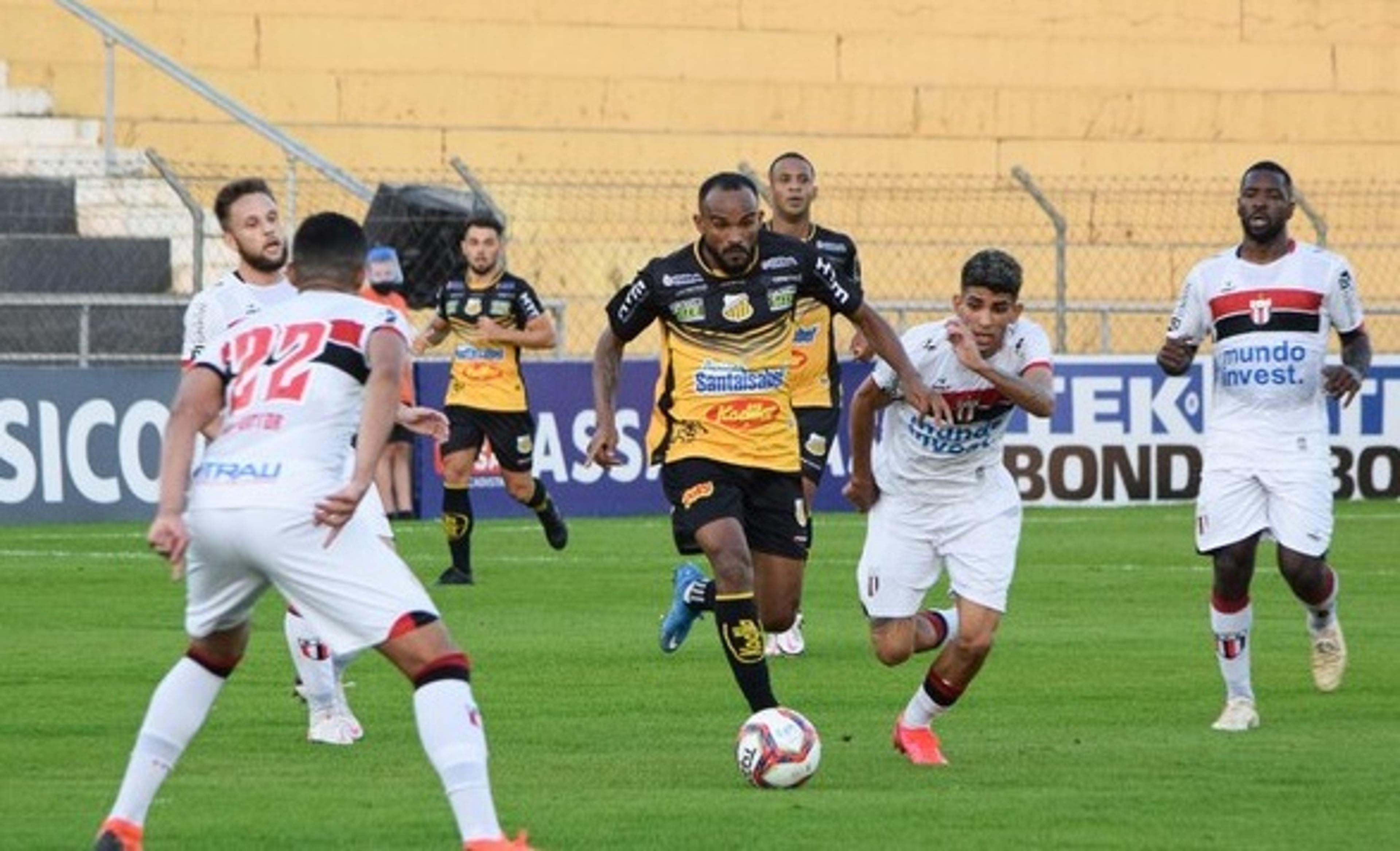 Botafogo-SP enfrenta dupla catarinense para engrenar na Série C