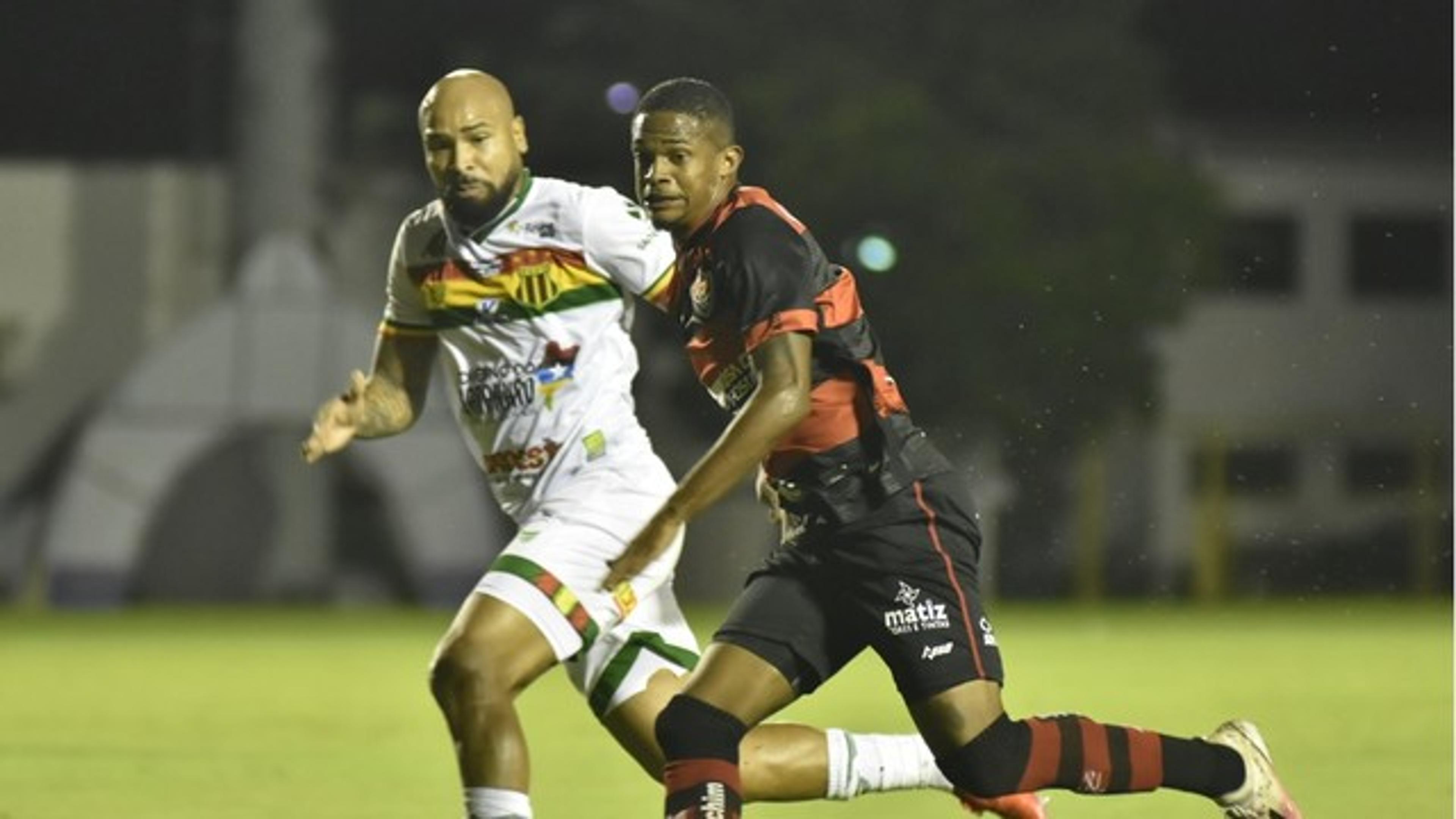 Depois de abrir 2 a 0 no primeiro tempo, Vitória cede o empate para o Sampaio Corrêa nos acréscimos