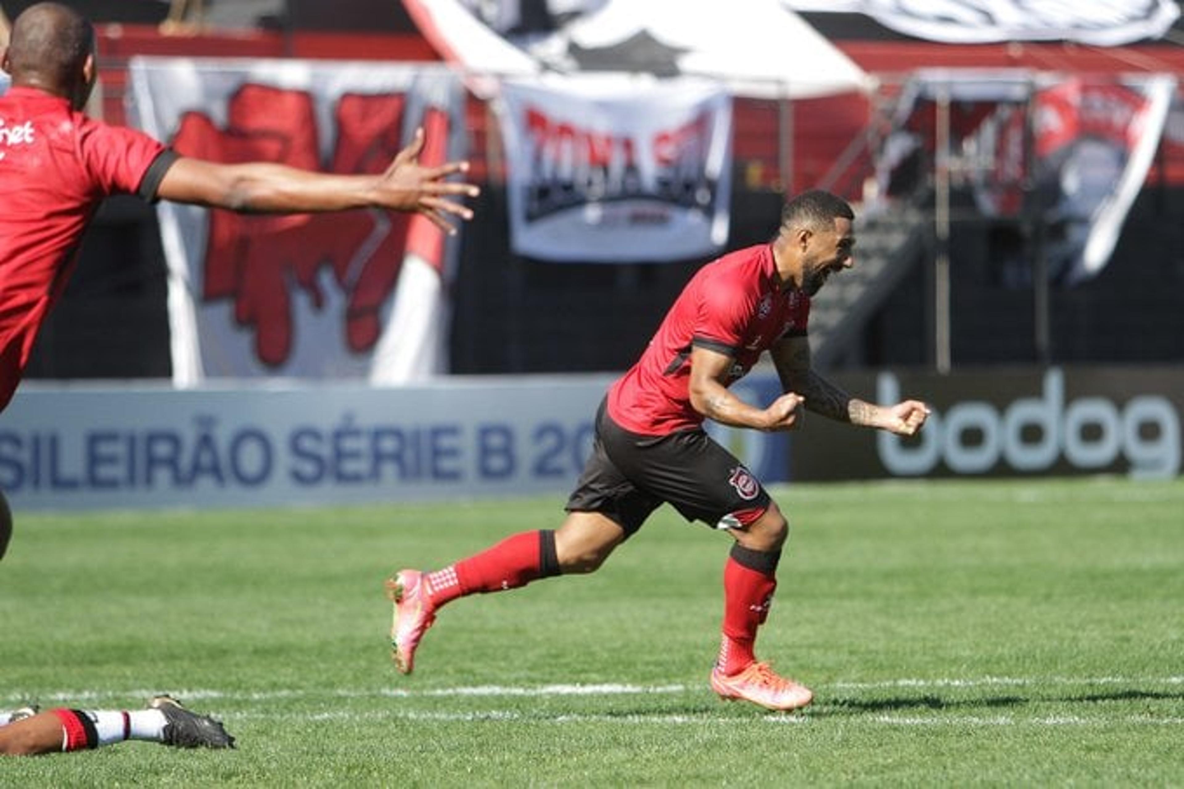 Com gol de Vidal, Brasil de Pelotas bate o Vitória e deixa o Z4 da Série B