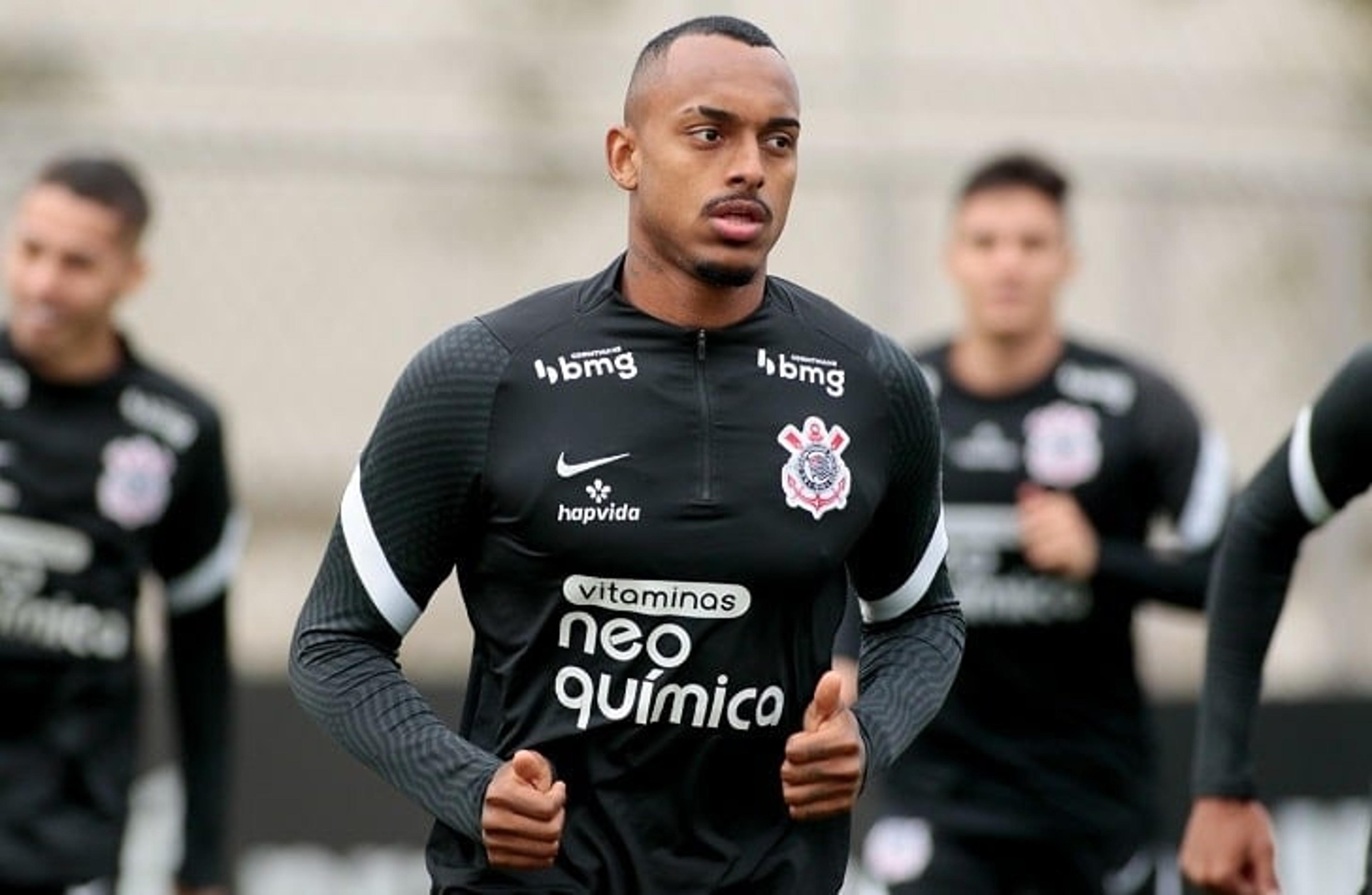 Hélio dos Anjos explica o que deu errado em negociação com zagueiro do Corinthians