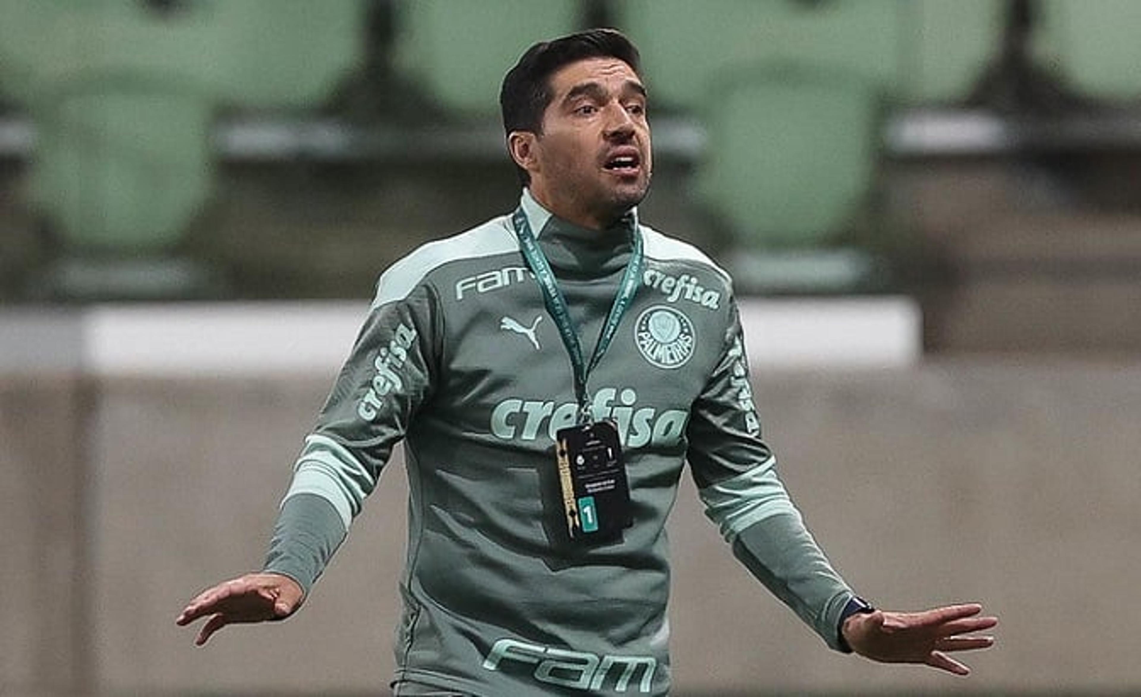 VÍDEO: Abel manda recado para seu ‘vizinho chato’ após classificação do Palmeiras à final: ‘Tá calado!’